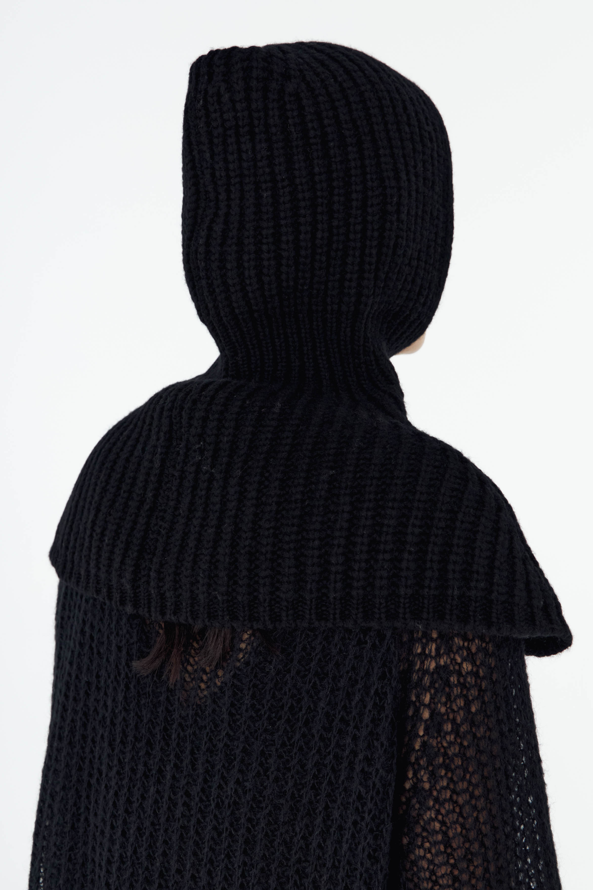 Капор с манишкой 00 Черный (noir), 06 Суфле (souffle) от Lesel (Лесель)! Заказывайте по ✆ 8 (800) 777 02 37