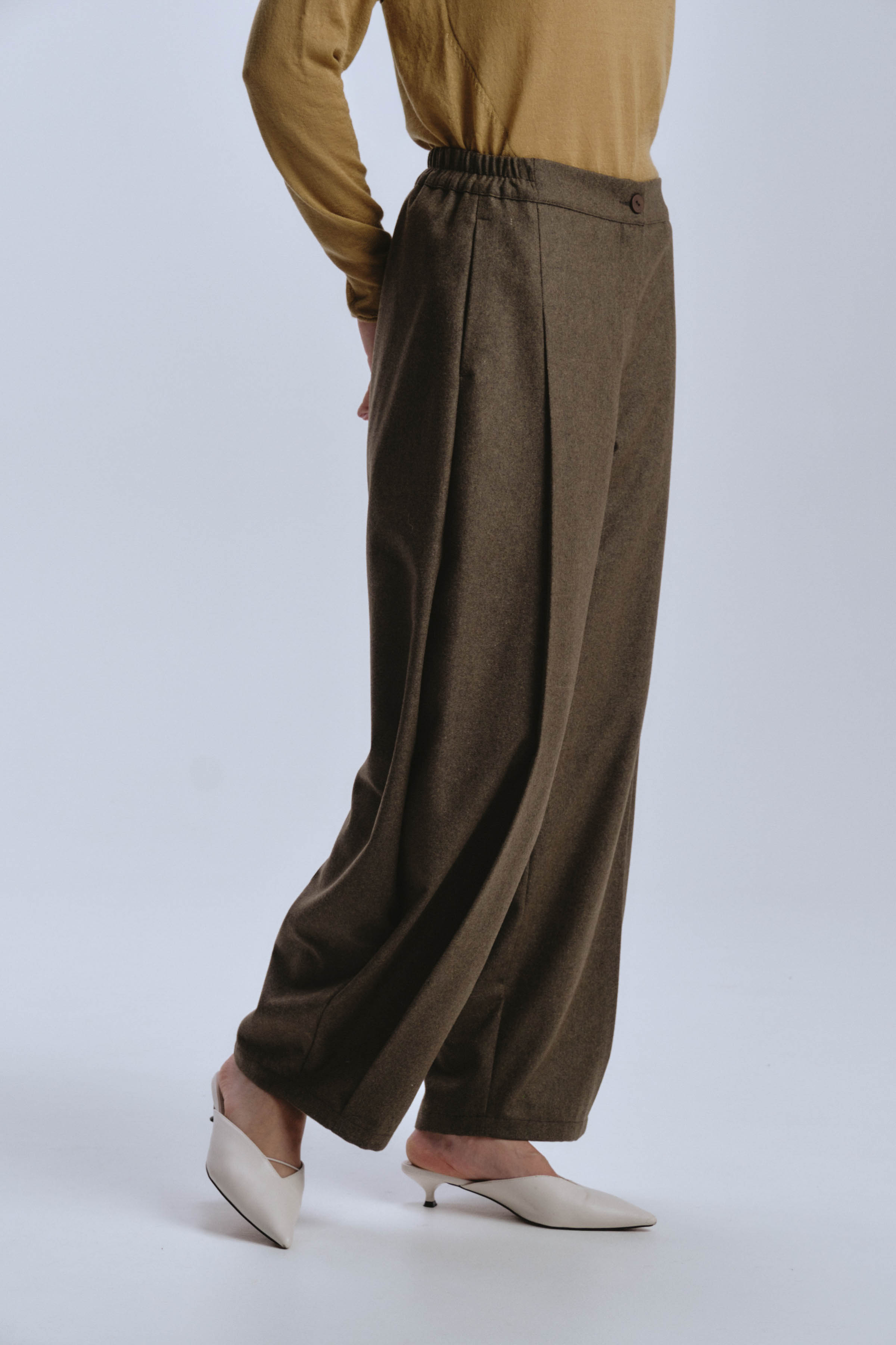 Брюки большой ромб со складкой, сукно  от Lesel (Лесель)! Заказывайте по ✆ 8 (800) 777 02 37