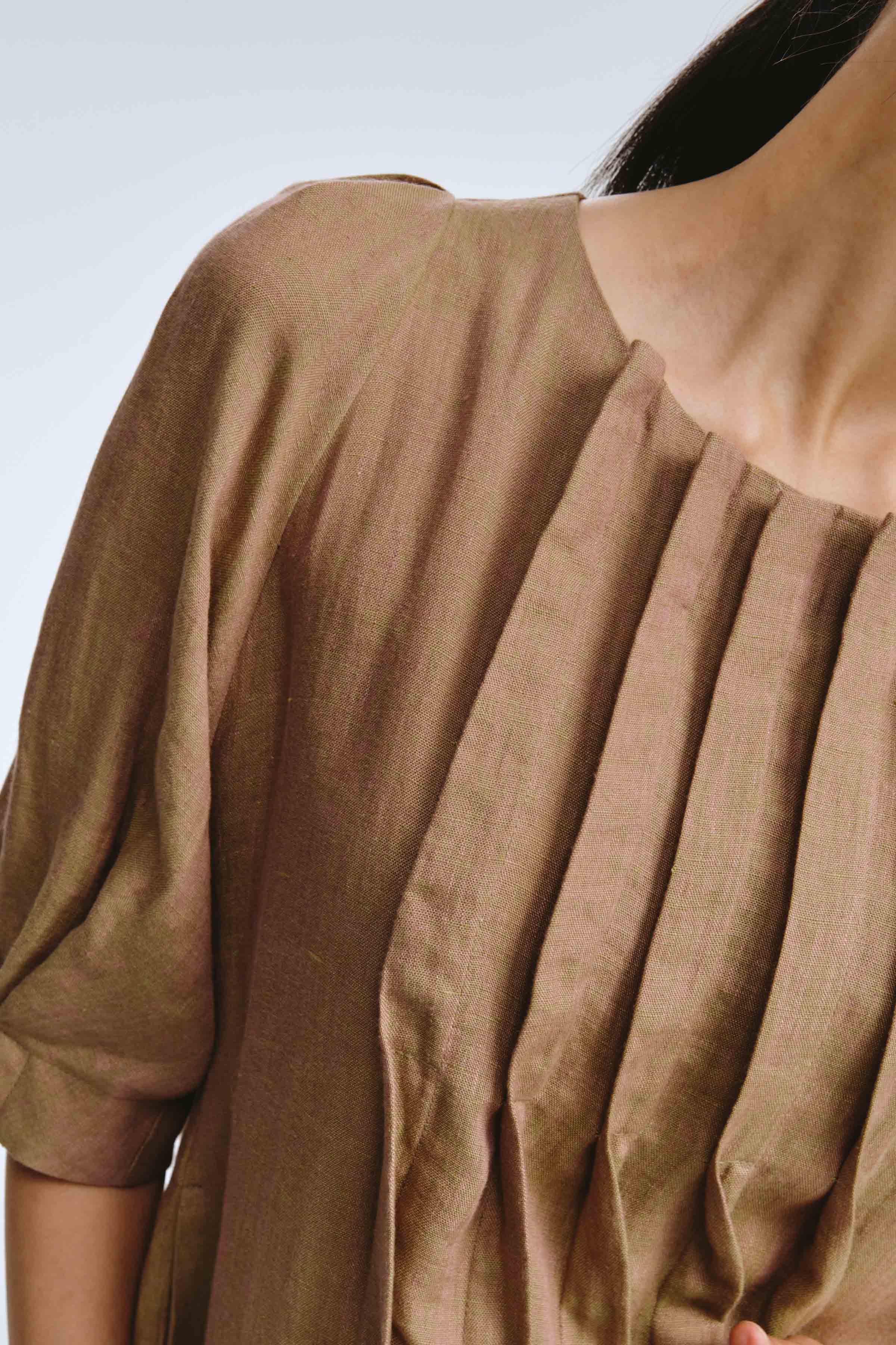 Платье с широкими защипами, лен 86 Бронза (bronze) от Lesel (Лесель)! Заказывайте по ✆ 8 (800) 777 02 37