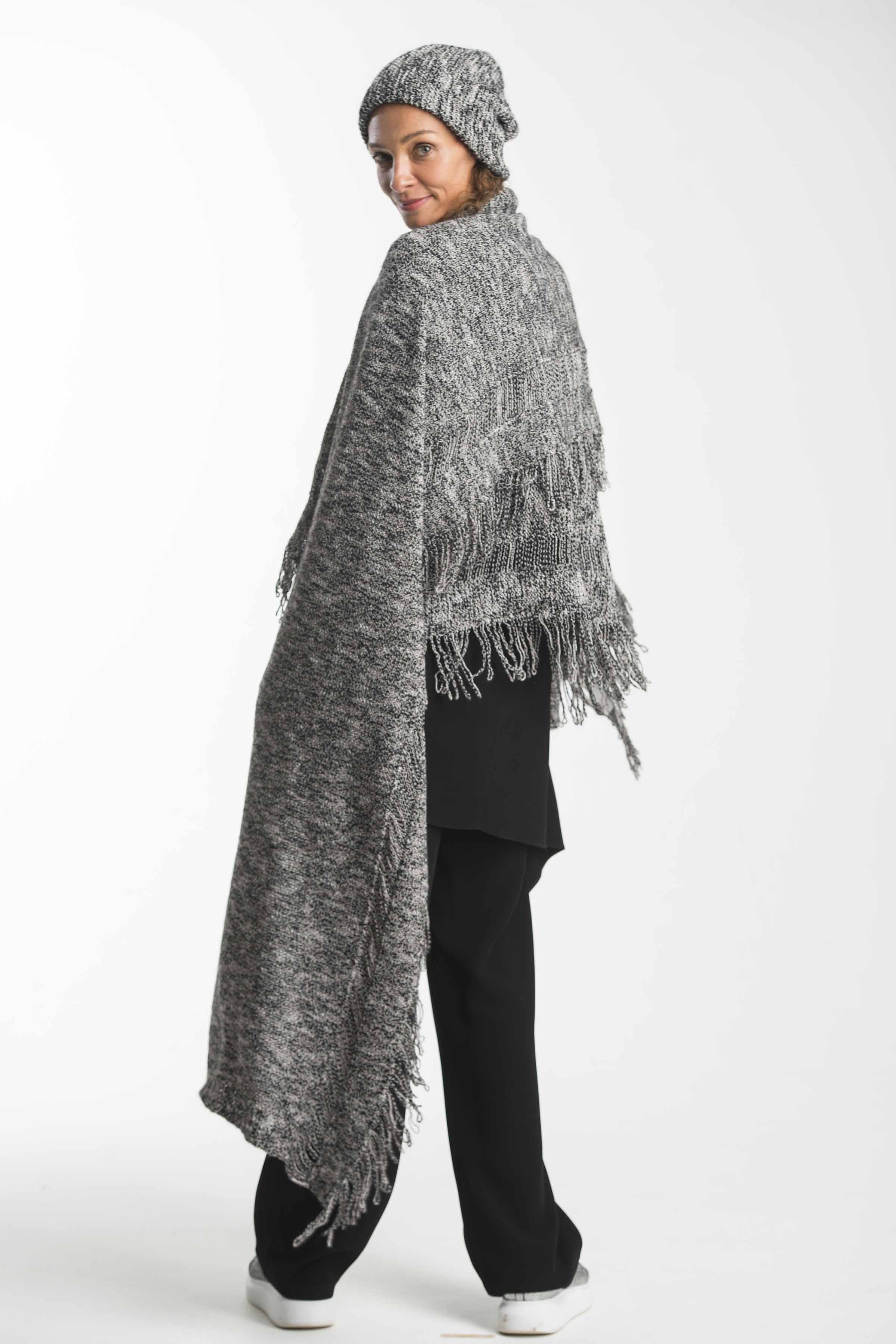 Шарф с бахромой "Рогожка" 24 Шафран (safran), 16 Черный меланж (melange noir) от Lesel (Лесель)! Заказывайте по ✆ 8 (800) 777 02 37