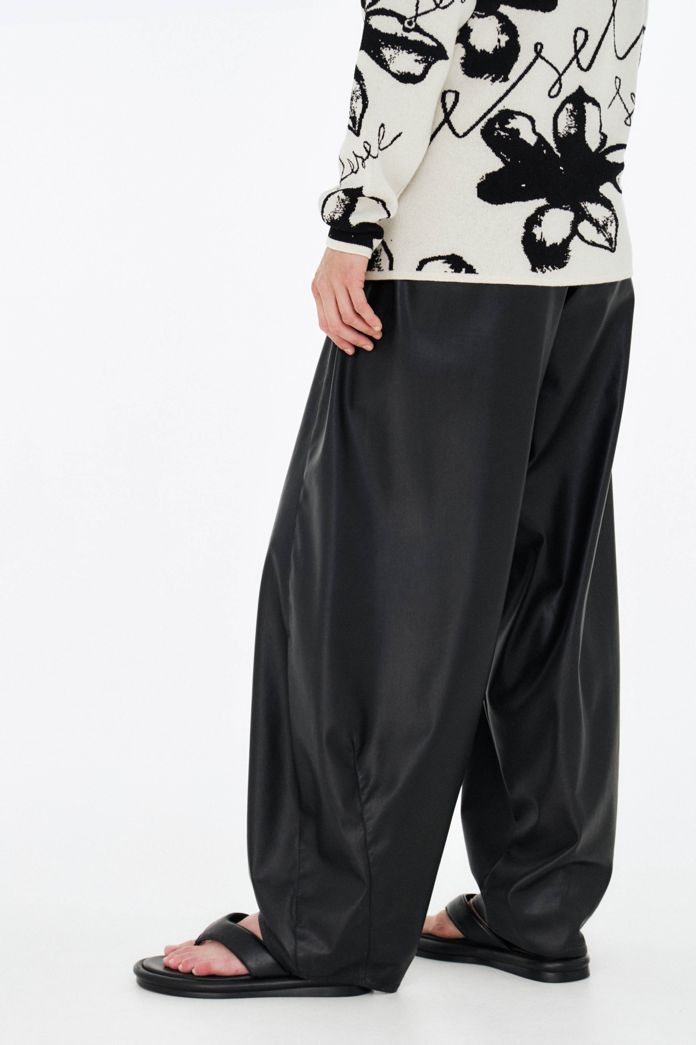 Брюки экокожа, широкие бананы  от Lesel (Лесель)! Заказывайте по ✆ 8 (800) 777 02 37