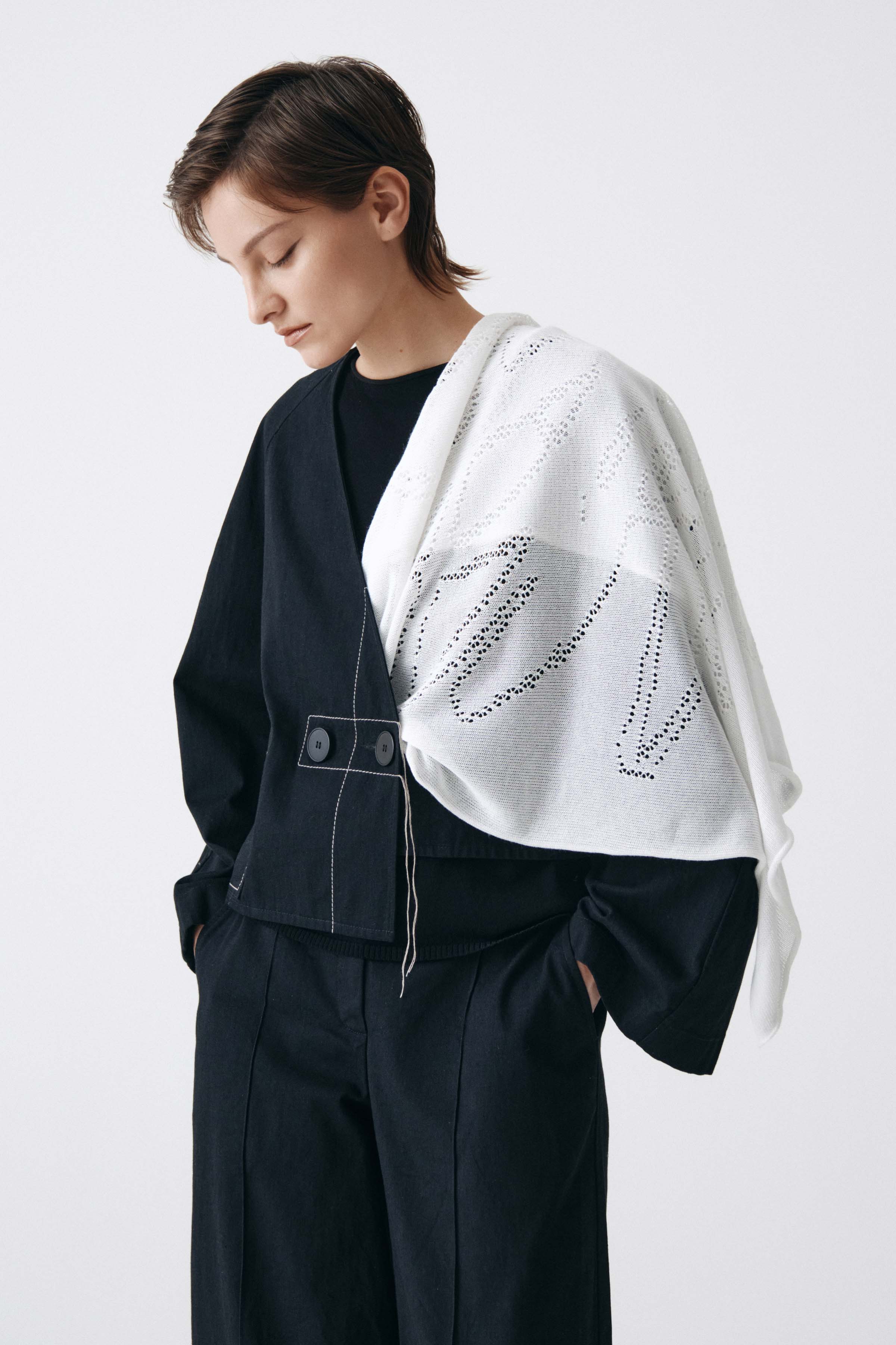 Платок Графика  от Lesel (Лесель)! Заказывайте по ✆ 8 (800) 777 02 37