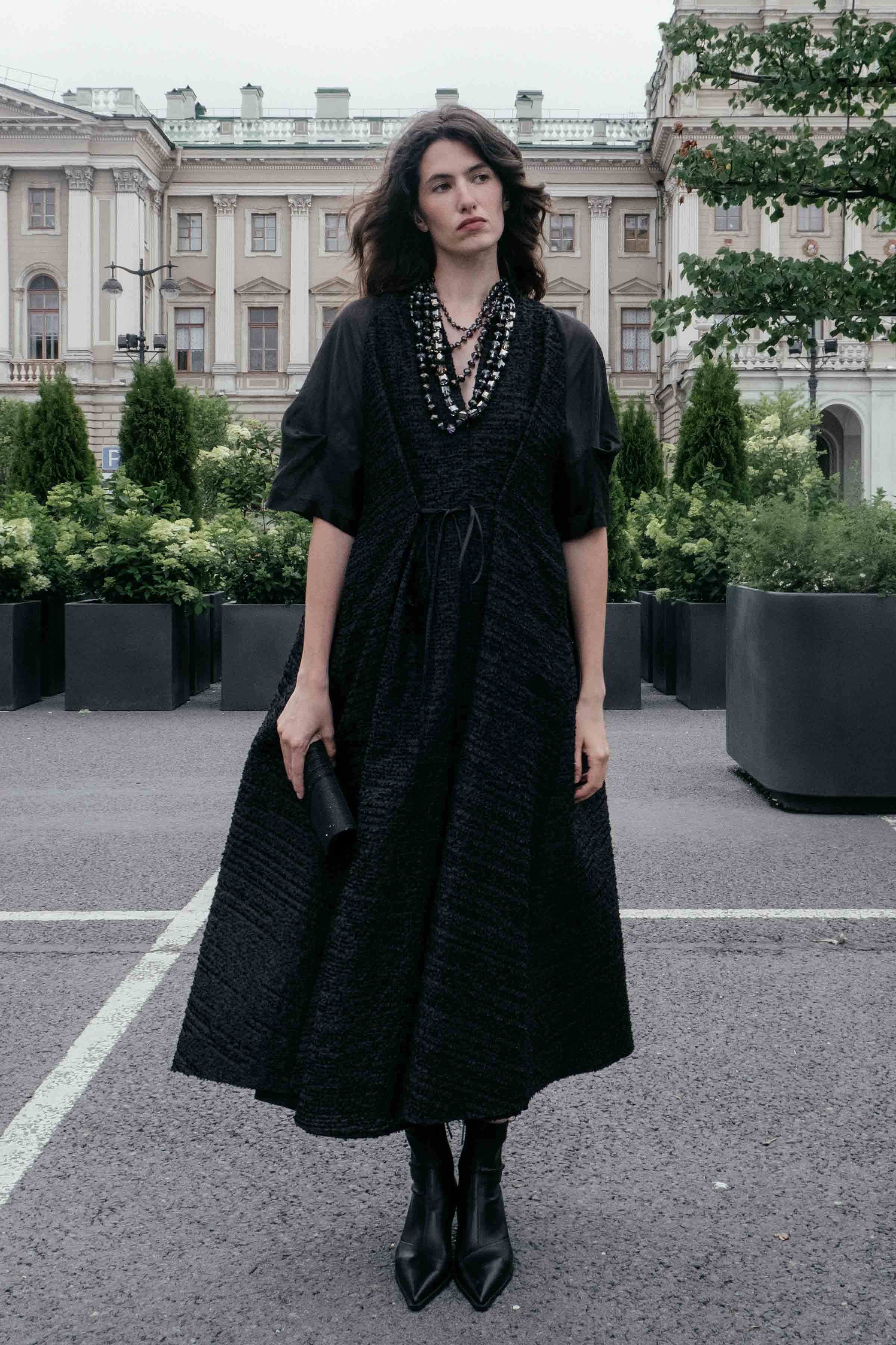 Платье Далмат с прозрачными рукавами  от Lesel (Лесель)! Заказывайте по ✆ 8 (800) 777 02 37