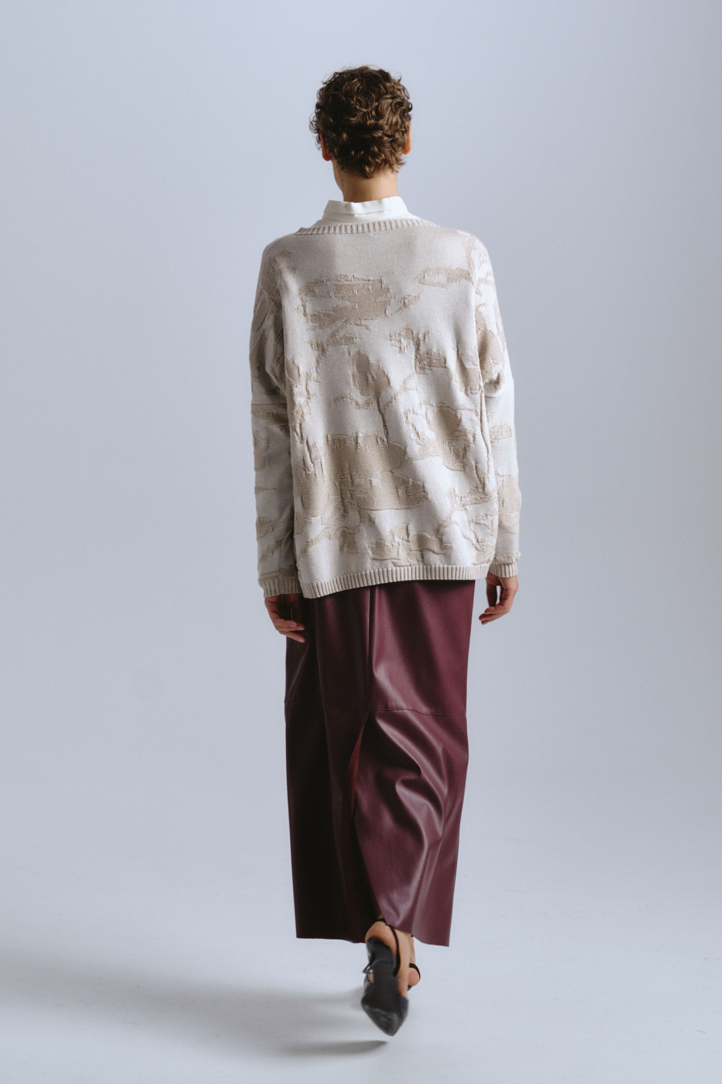 Джемпер Магнолия блеск 04 Бежевый (beige) от Lesel (Лесель)! Заказывайте по ✆ 8 (800) 777 02 37