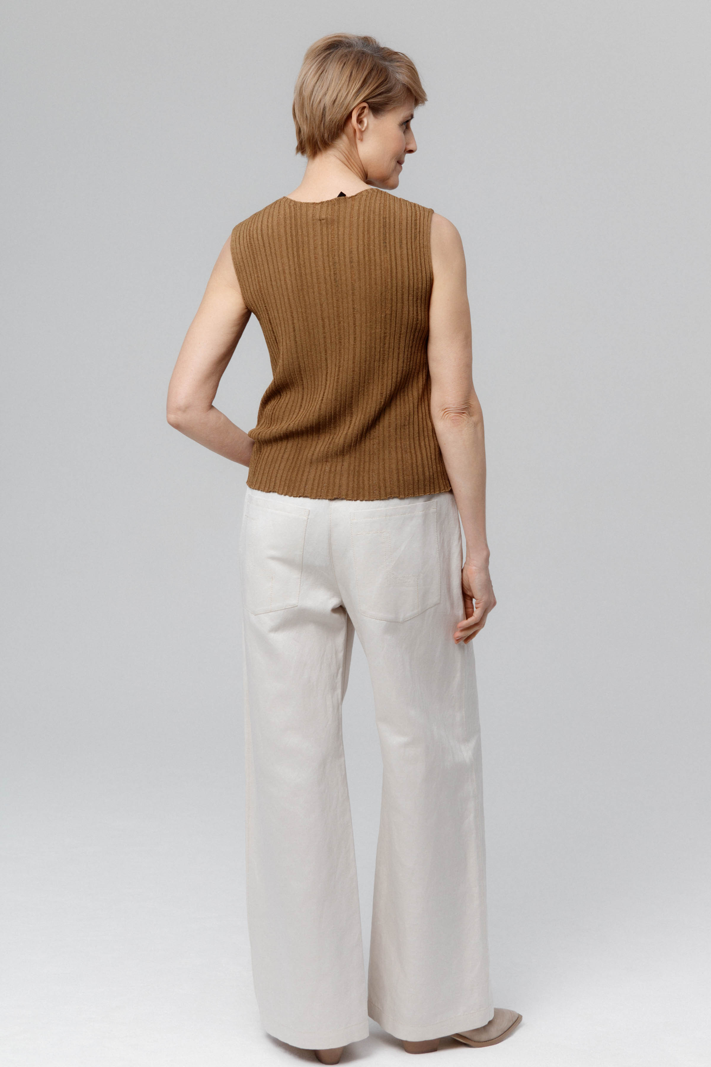 Брюки Трубы костюмные  от Lesel (Лесель)! Заказывайте по ✆ 8 (800) 777 02 37