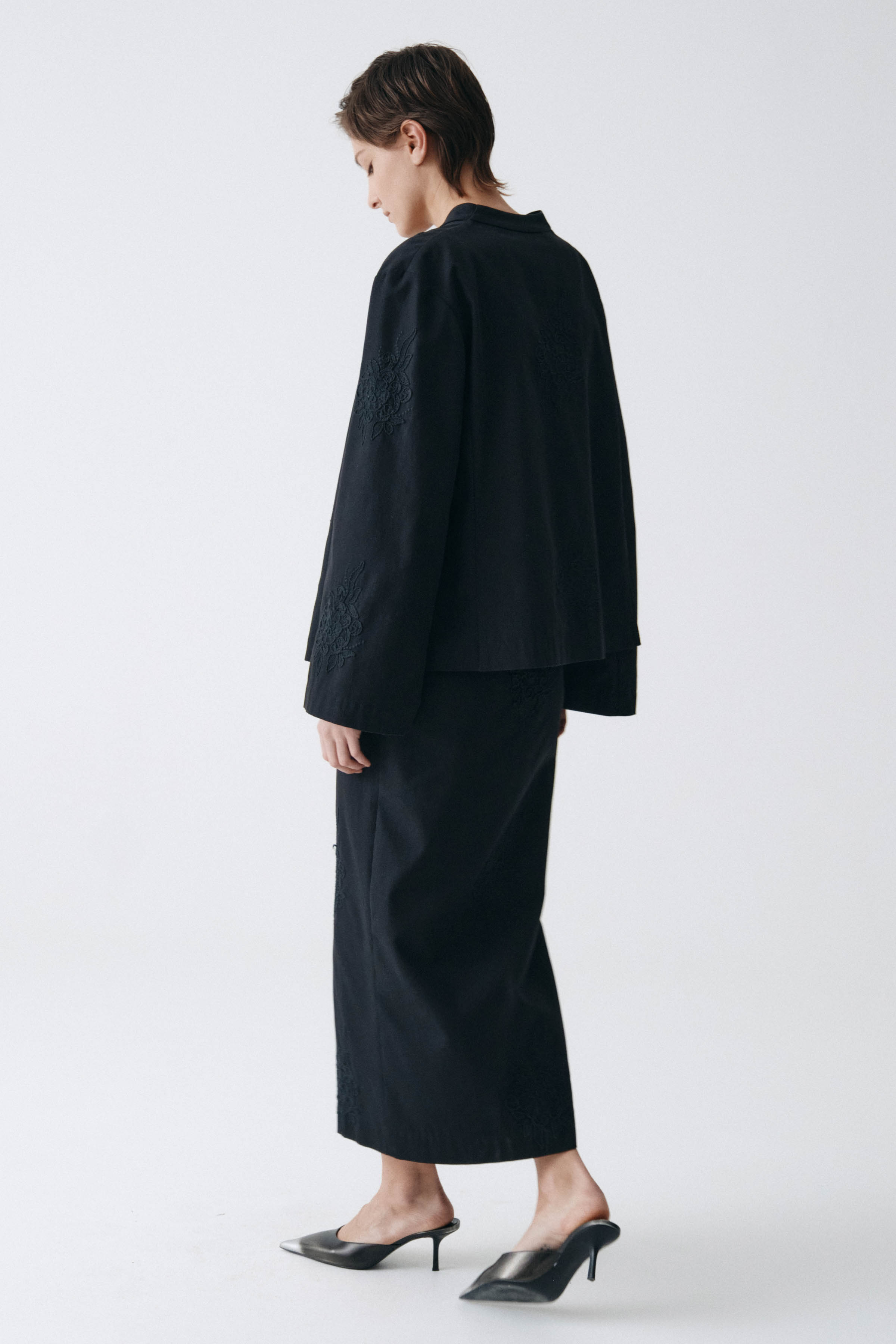 Жакет накидка с вышивкой, короткий  от Lesel (Лесель)! Заказывайте по ✆ 8 (800) 777 02 37