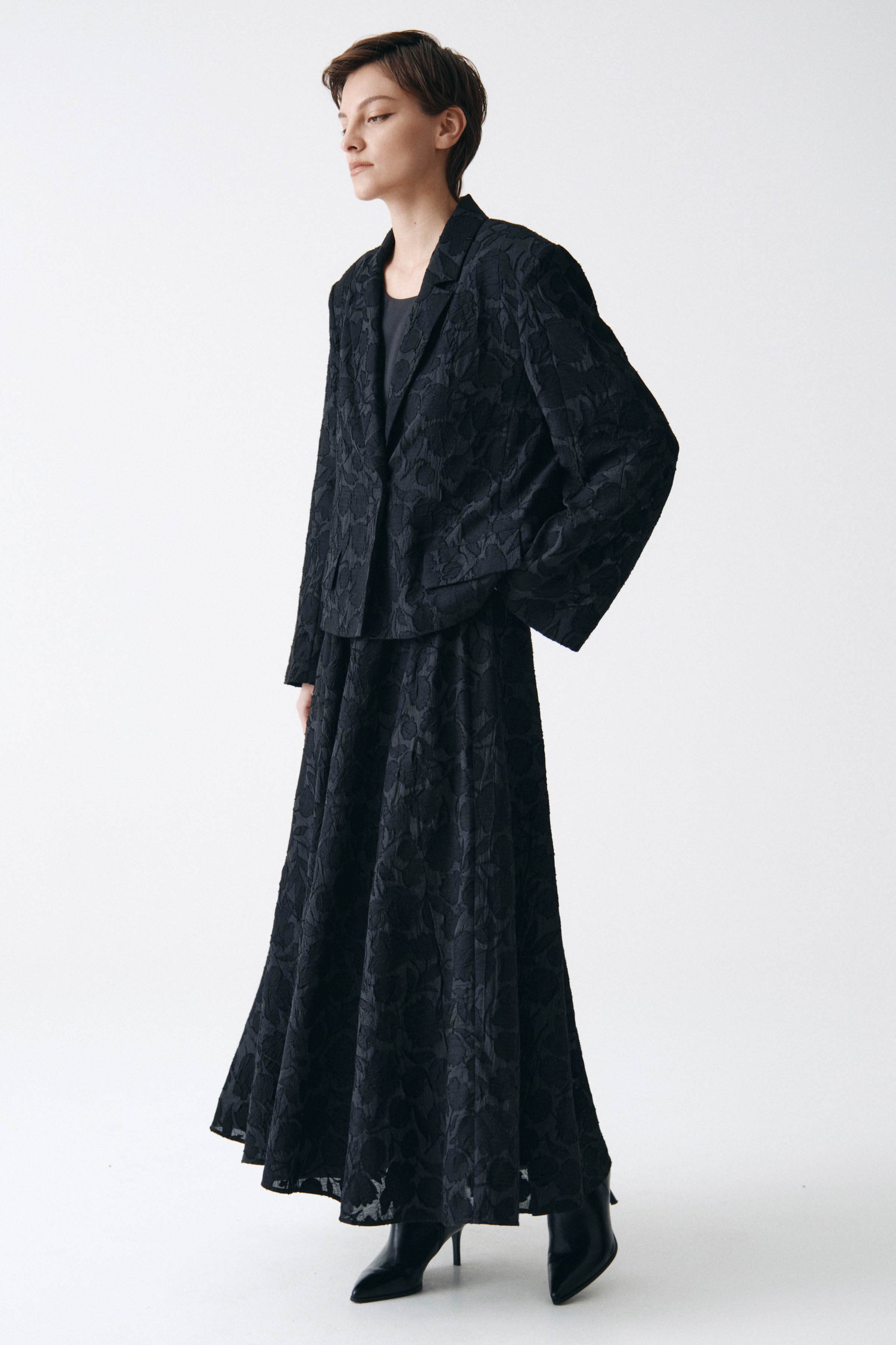 Жакет Прозрачные цветы  от Lesel (Лесель)! Заказывайте по ✆ 8 (800) 777 02 37