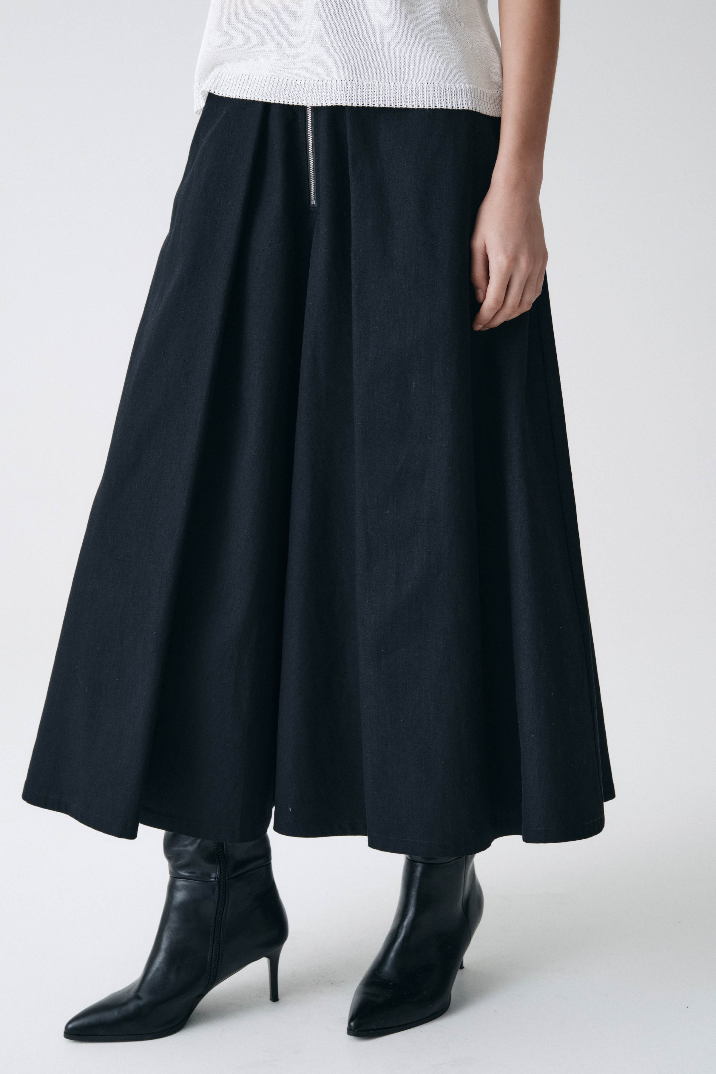 Брюки юбка-клеш с глубокими складками, плотная  от Lesel (Лесель)! Заказывайте по ✆ 8 (800) 777 02 37