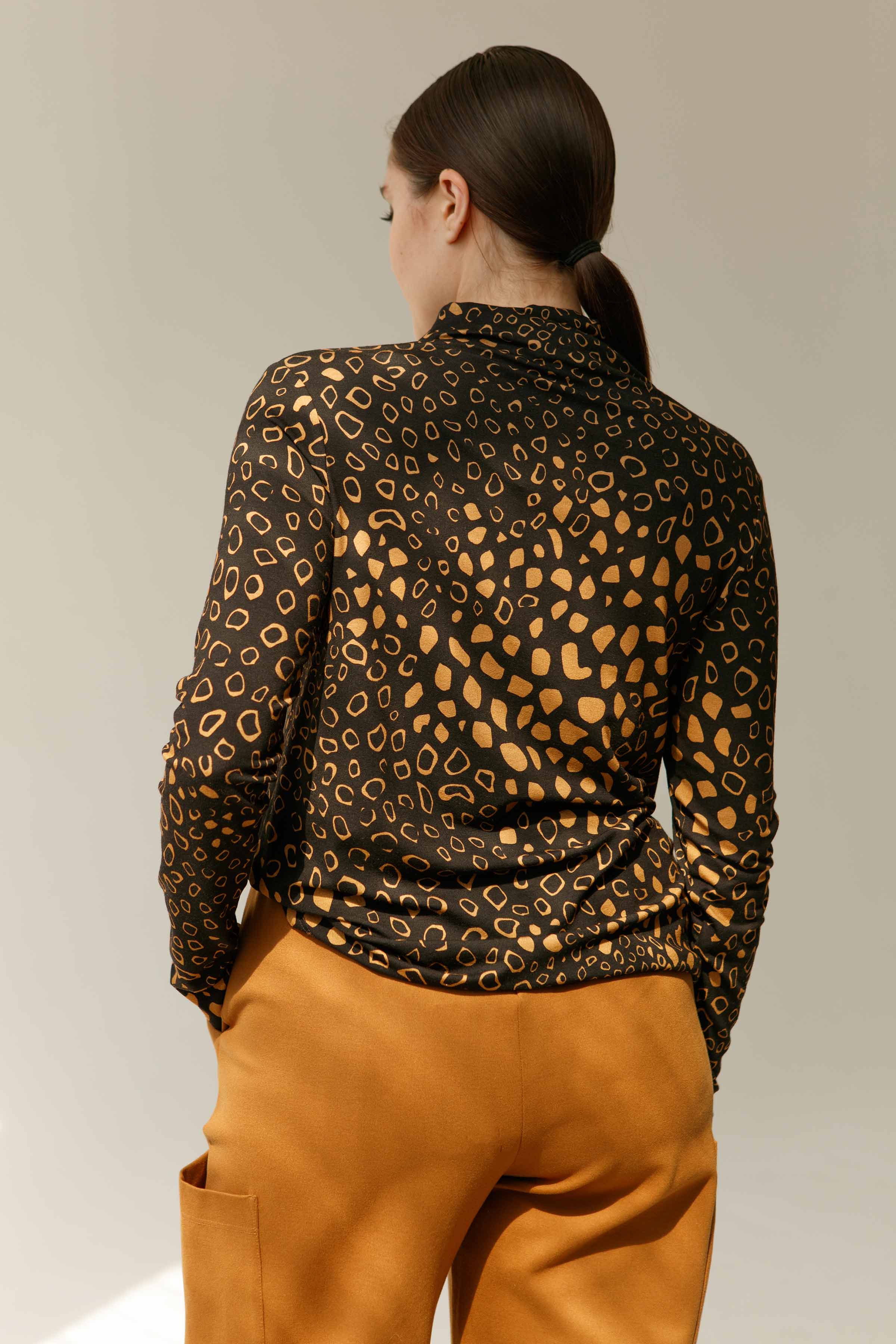 Блуза Водолазка Камешки  от Lesel (Лесель)! Заказывайте по ✆ 8 (800) 777 02 37