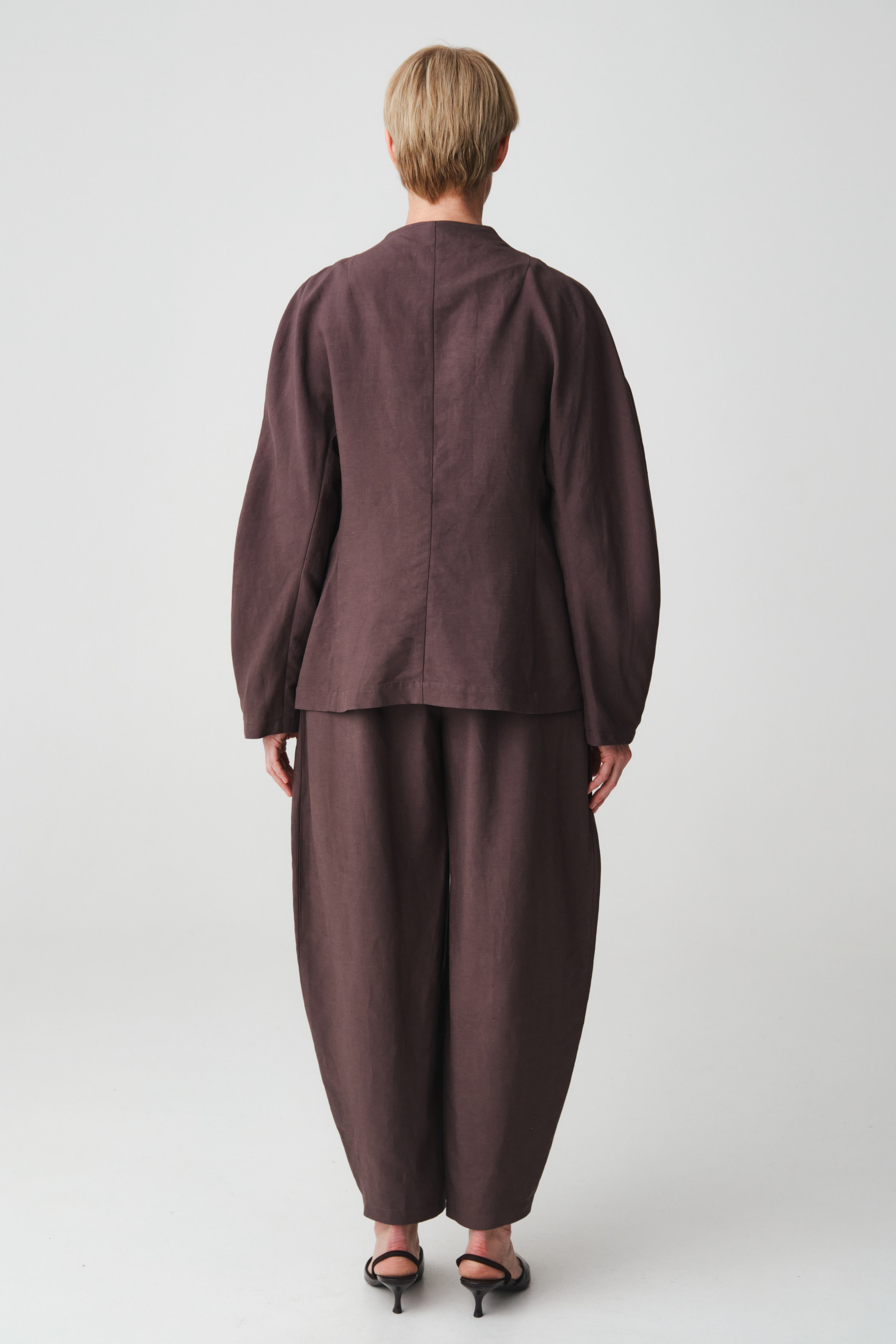 Жакет с отлетной пелериной