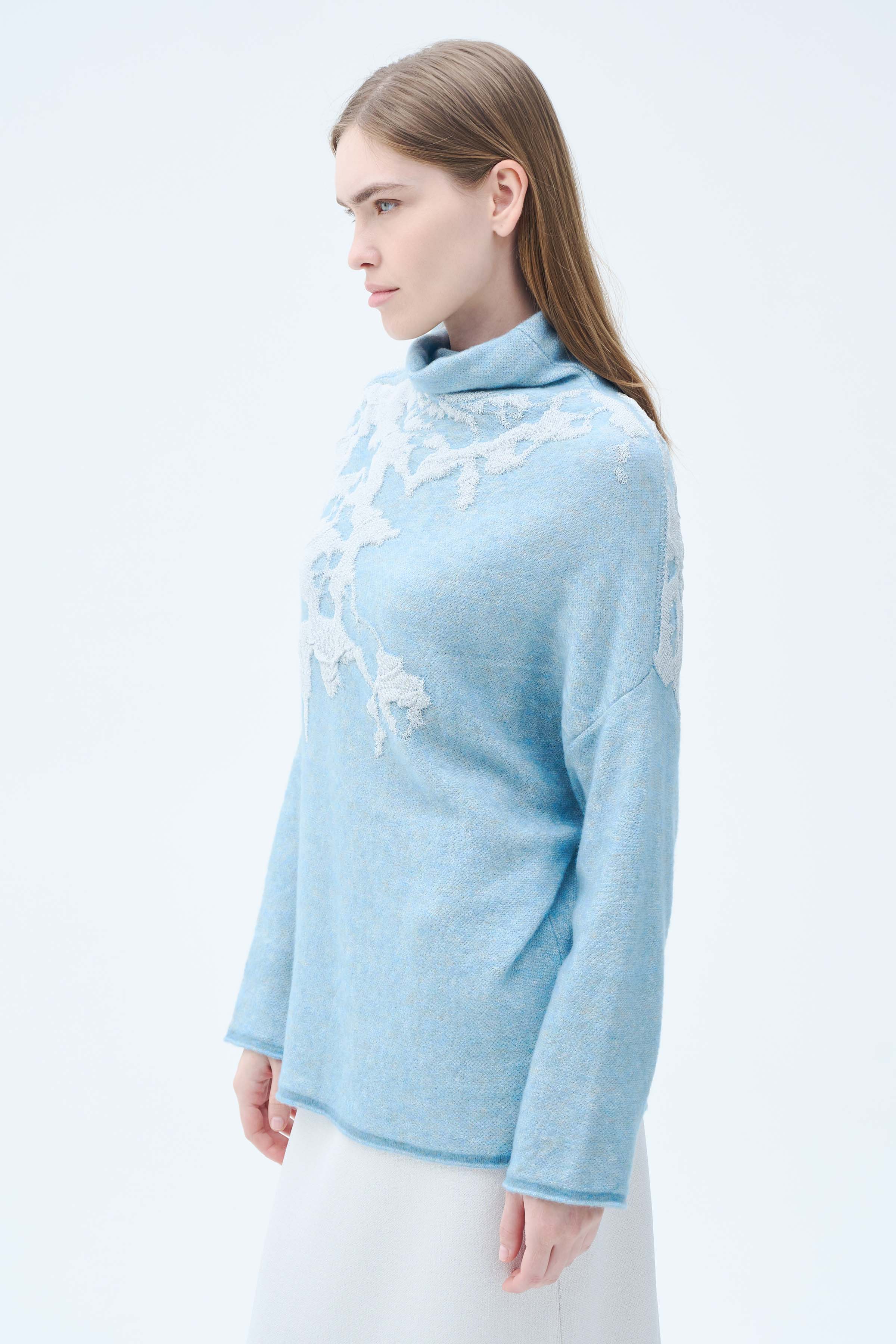 Джемпер Сквозь листву 34 Голубой лед (glace bleue) от Lesel (Лесель)! Заказывайте по ✆ 8 (800) 777 02 37