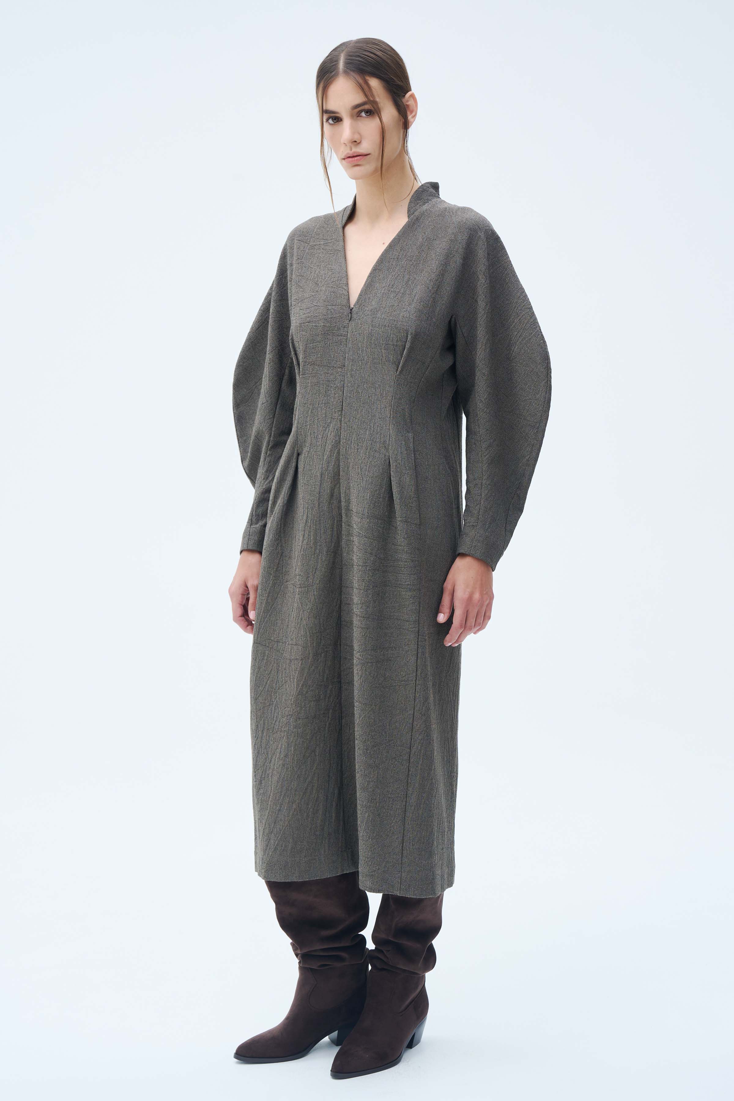 Платье Песочные часы с овальными рукавами