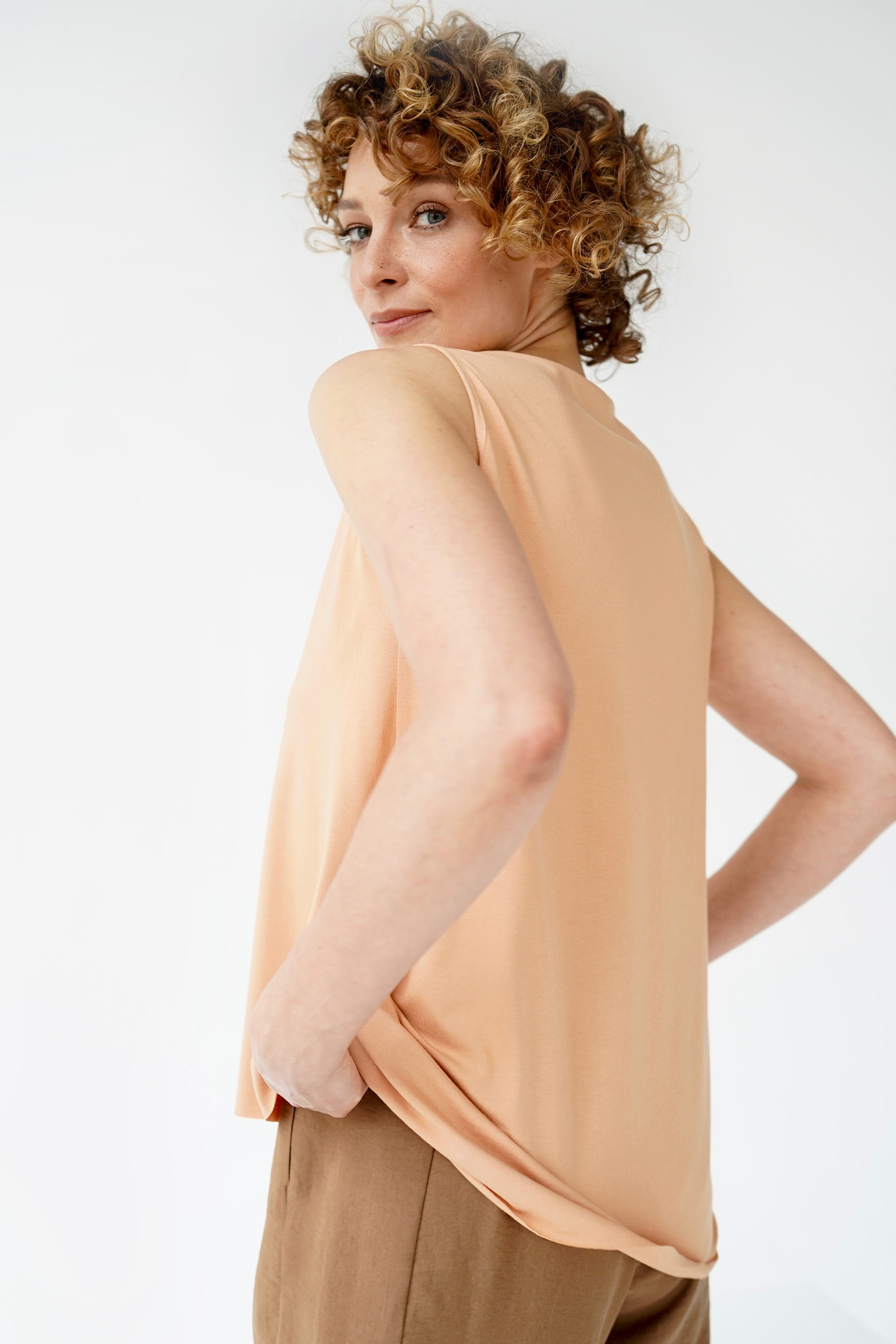 Блуза база без рукавов  от Lesel (Лесель)! Заказывайте по ✆ 8 (800) 777 02 37