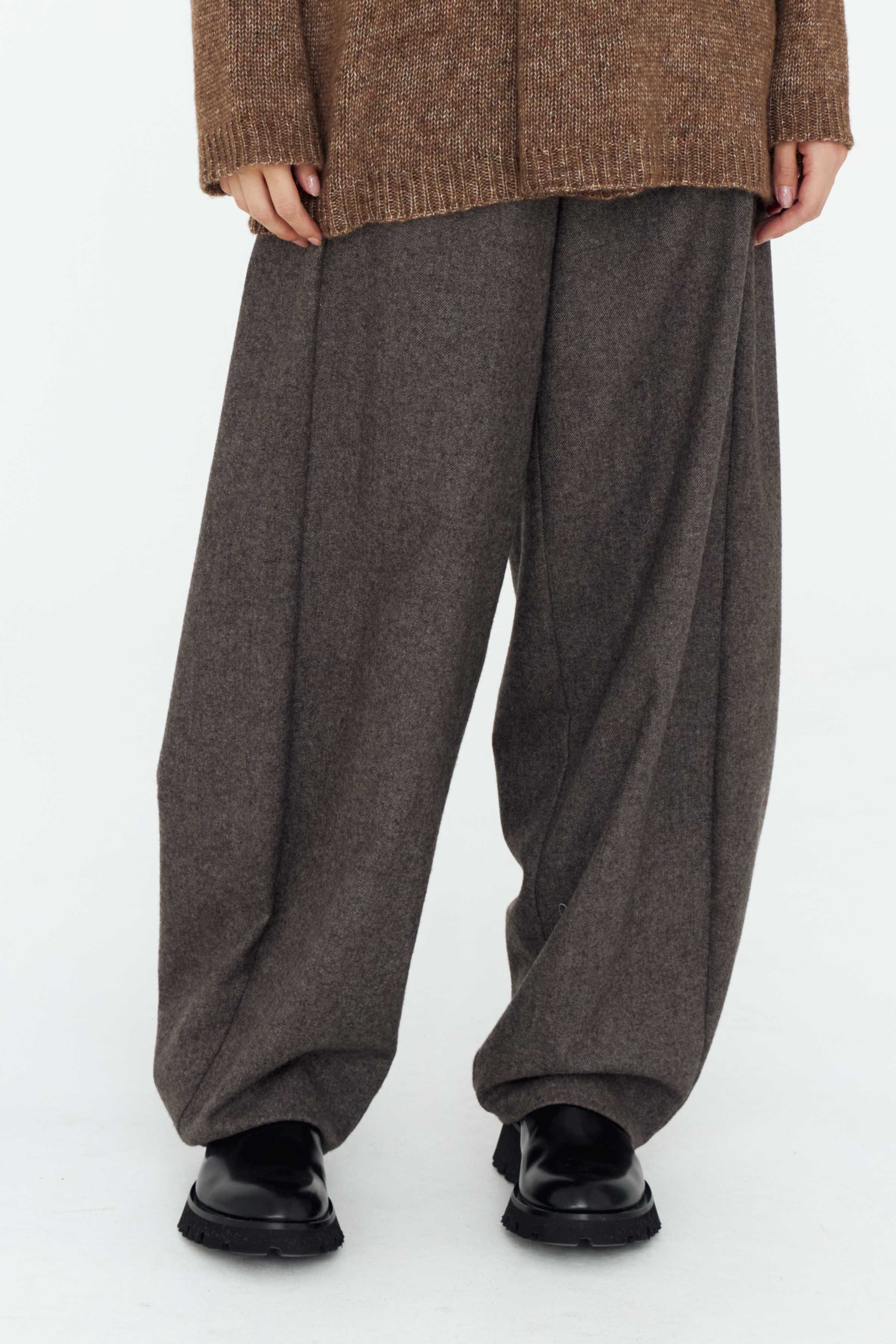 Брюки широкие бананы с кокеткой, шерсть, с подкладкой  от Lesel (Лесель)! Заказывайте по ✆ 8 (800) 777 02 37