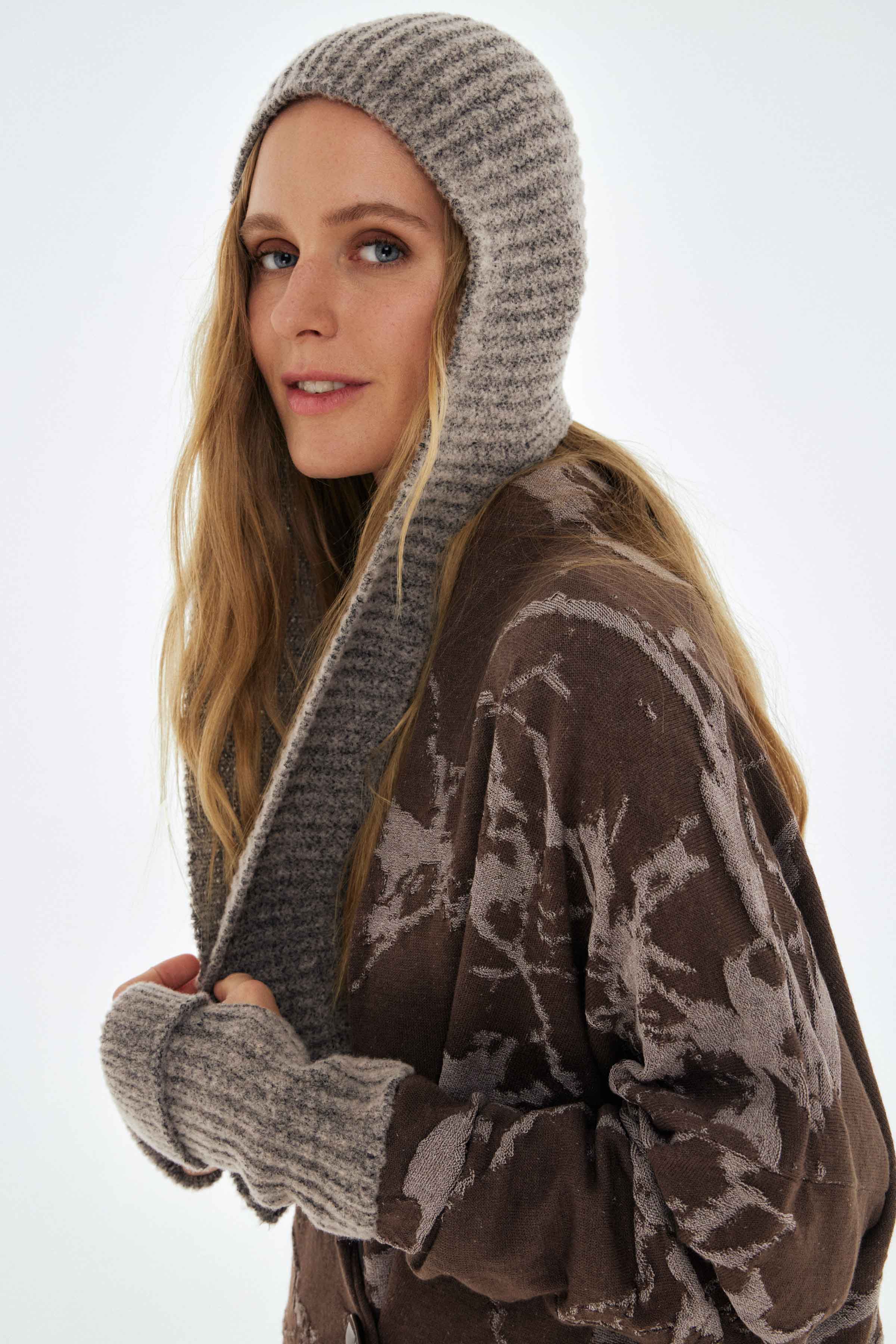 Шапка с ушками 09 Беж-меланж (melange beige) от Lesel (Лесель)! Заказывайте по ✆ 8 (800) 777 02 37