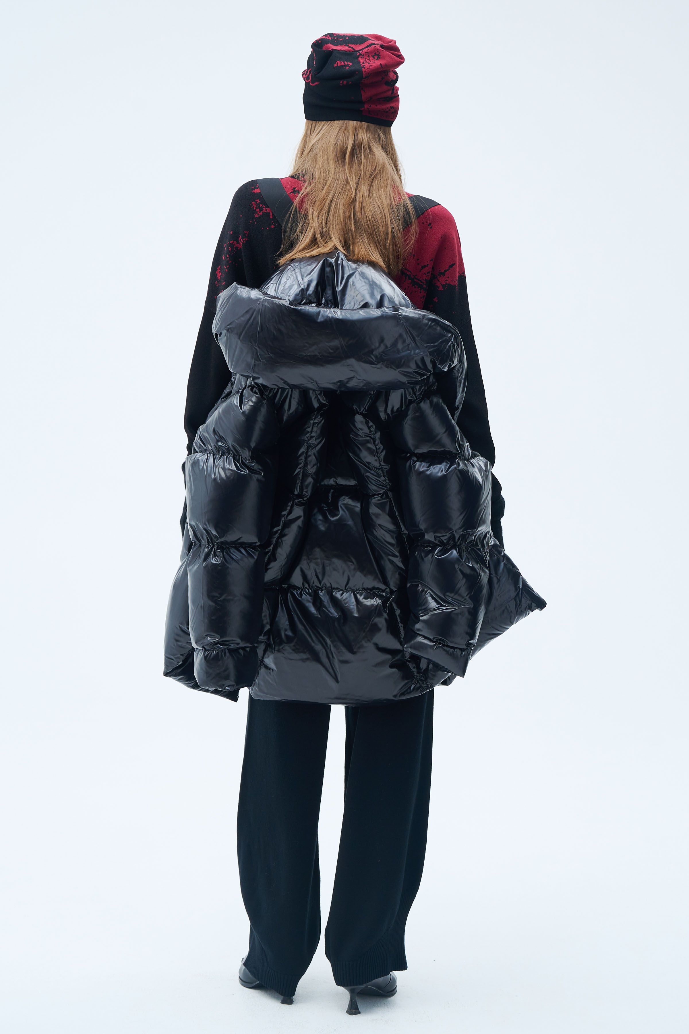 Куртка пуховая пончо-квадрат 79 Гербарий (herbal), 00 Черный (noir), 38 Джинсовый (denim) от Lesel (Лесель)! Заказывайте по ✆ 8 (800) 777 02 37