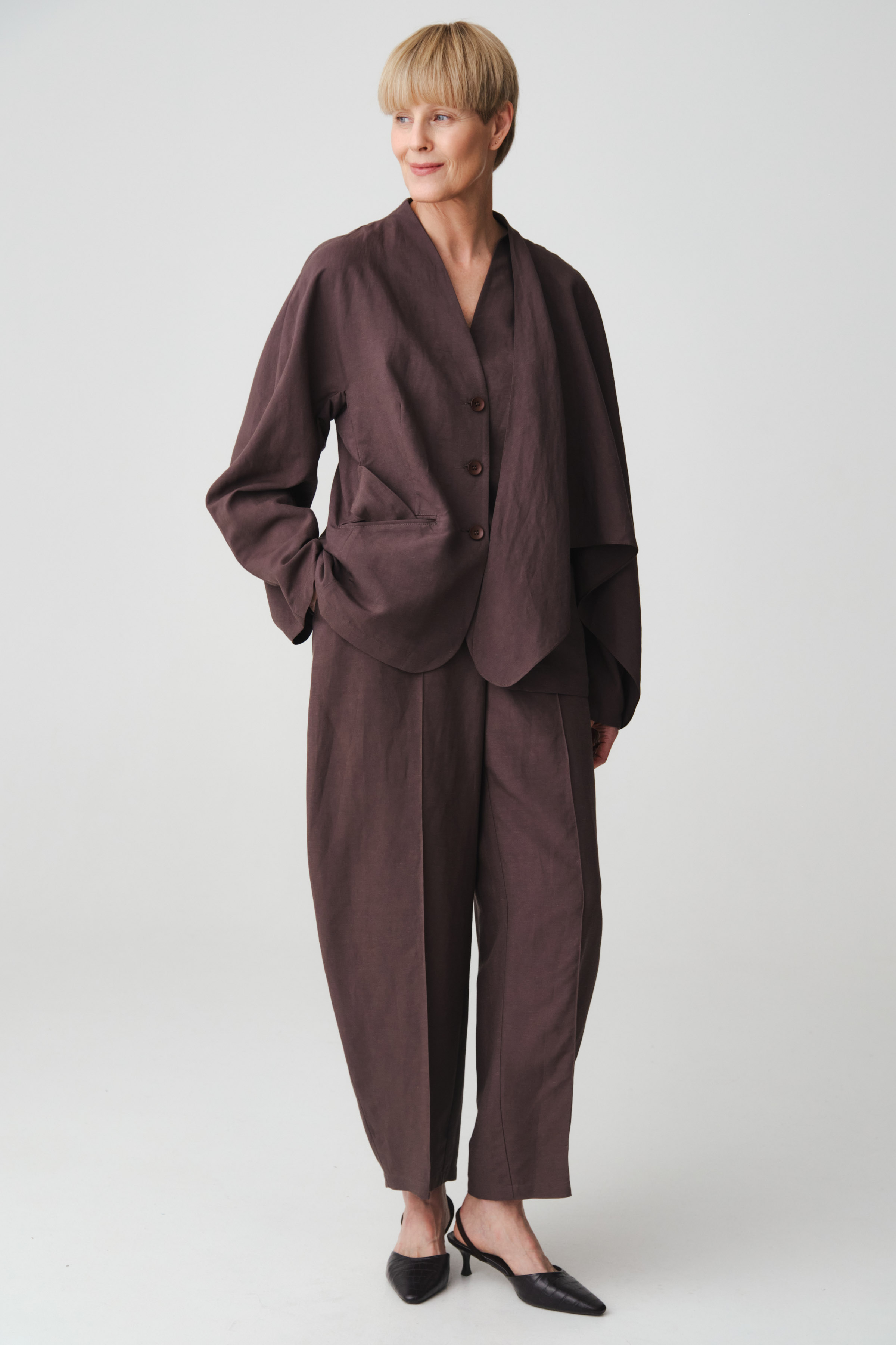 Жакет с отлетной пелериной