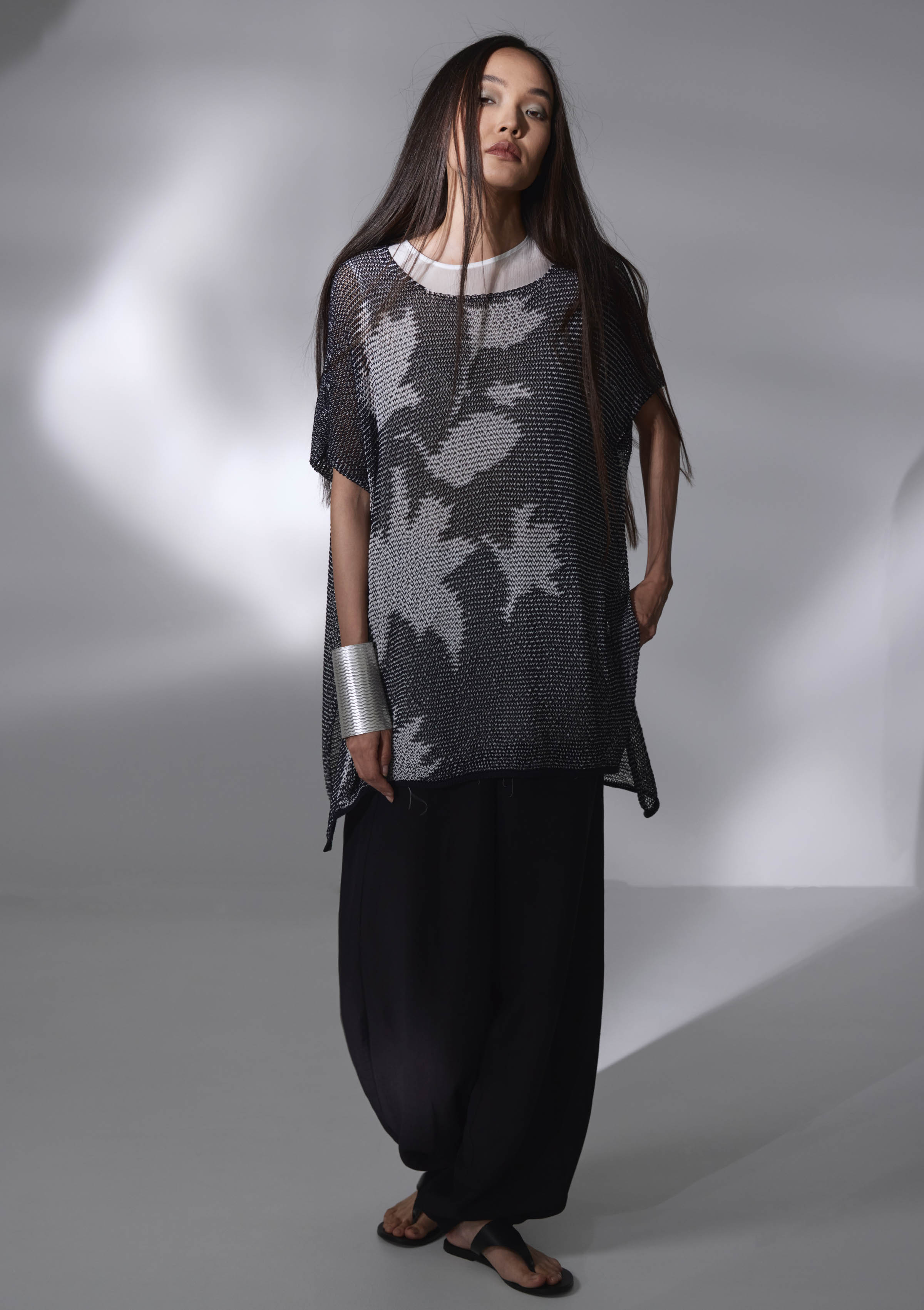 Джемпер с коротким рукавом Воздушные цветы  от Lesel (Лесель)! Заказывайте по ✆ 8 (800) 777 02 37