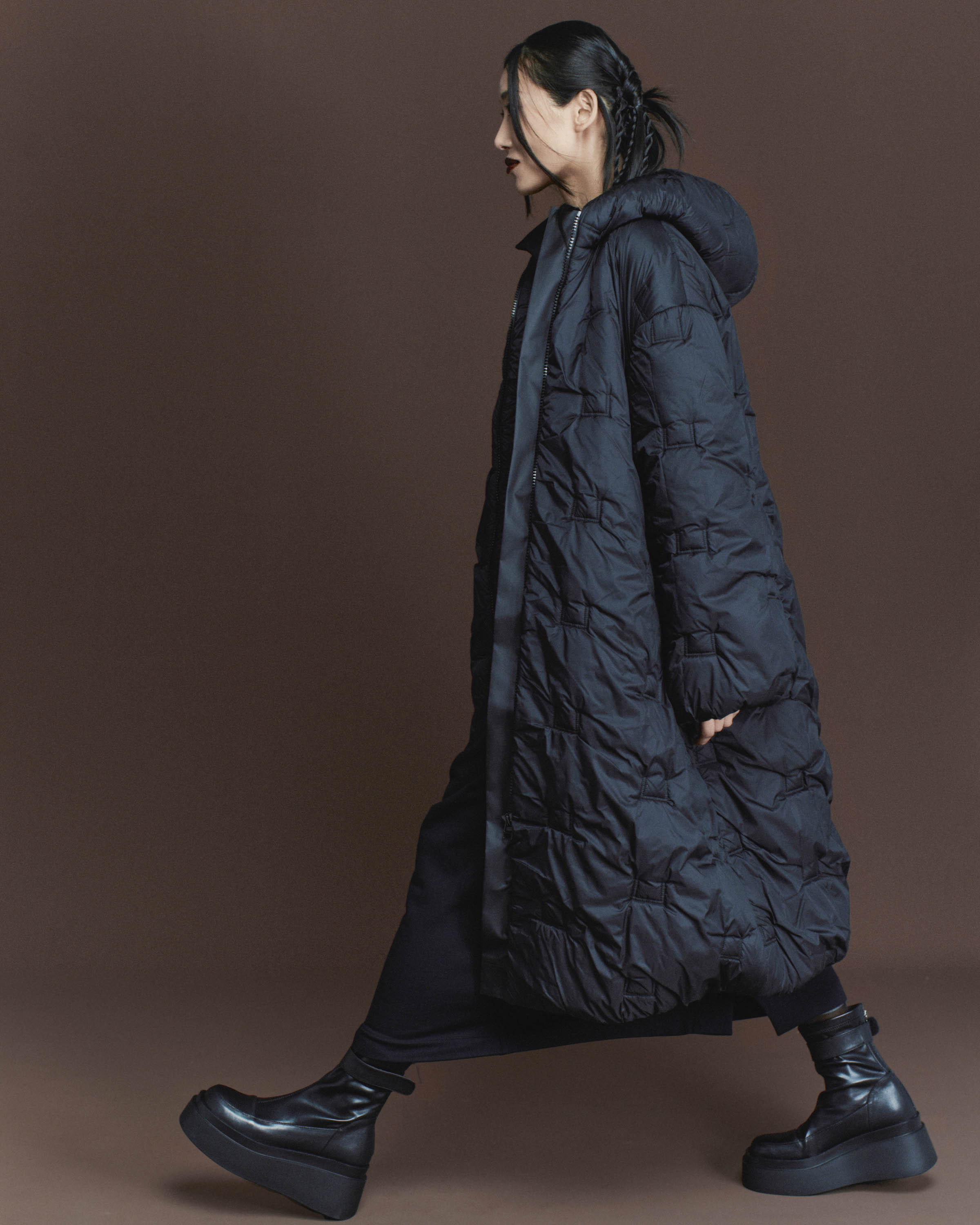 Пальто стежка лого, среднее 00 Черный (noir), 74 Тень (ombre) от Lesel (Лесель)! Заказывайте по ✆ 8 (800) 777 02 37