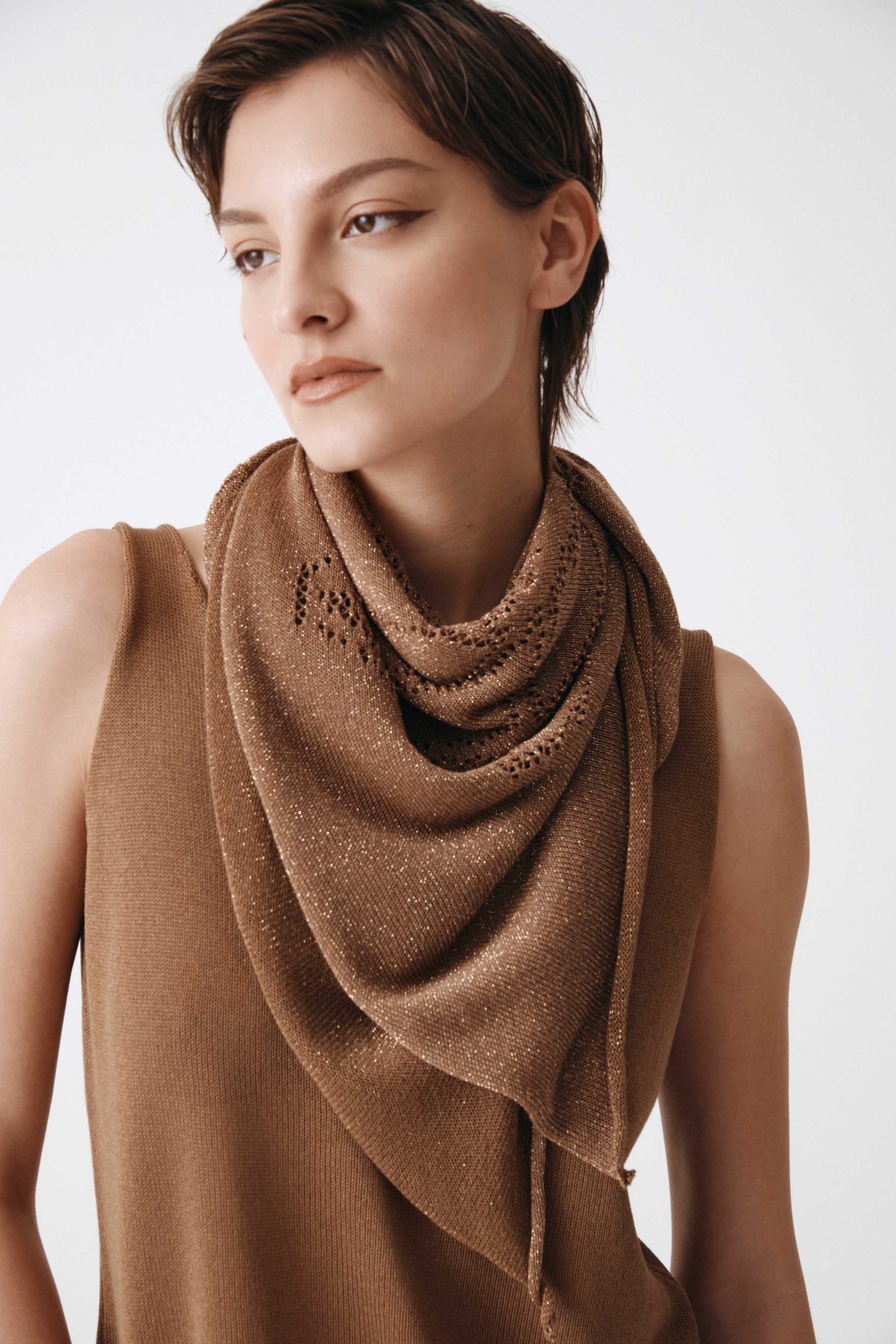 Платок Графика  от Lesel (Лесель)! Заказывайте по ✆ 8 (800) 777 02 37