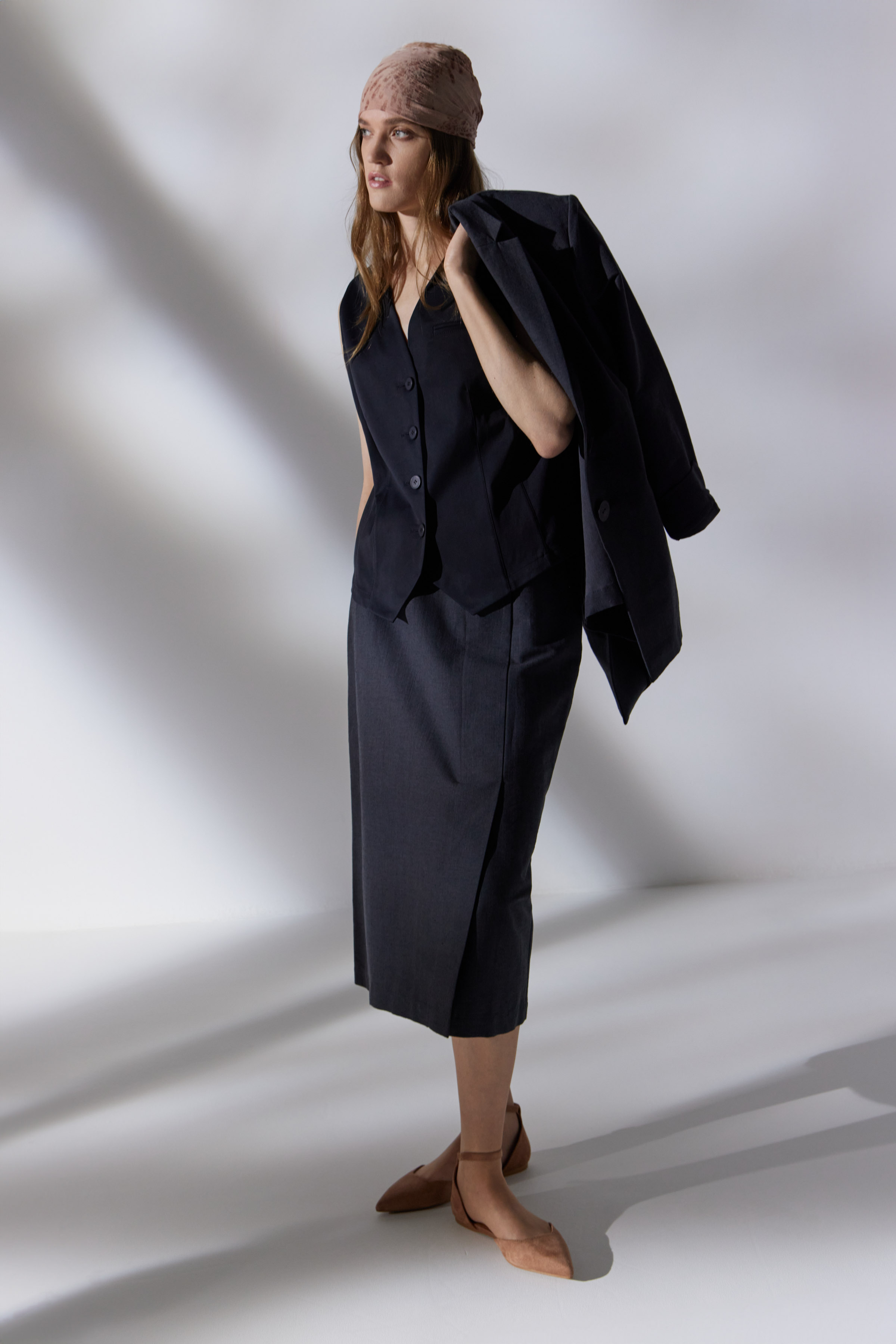 Жилет На 4 пуговицы, эластичный хлопок 32 Сумерки (crepuscule) от Lesel (Лесель)! Заказывайте по ✆ 8 (800) 777 02 37