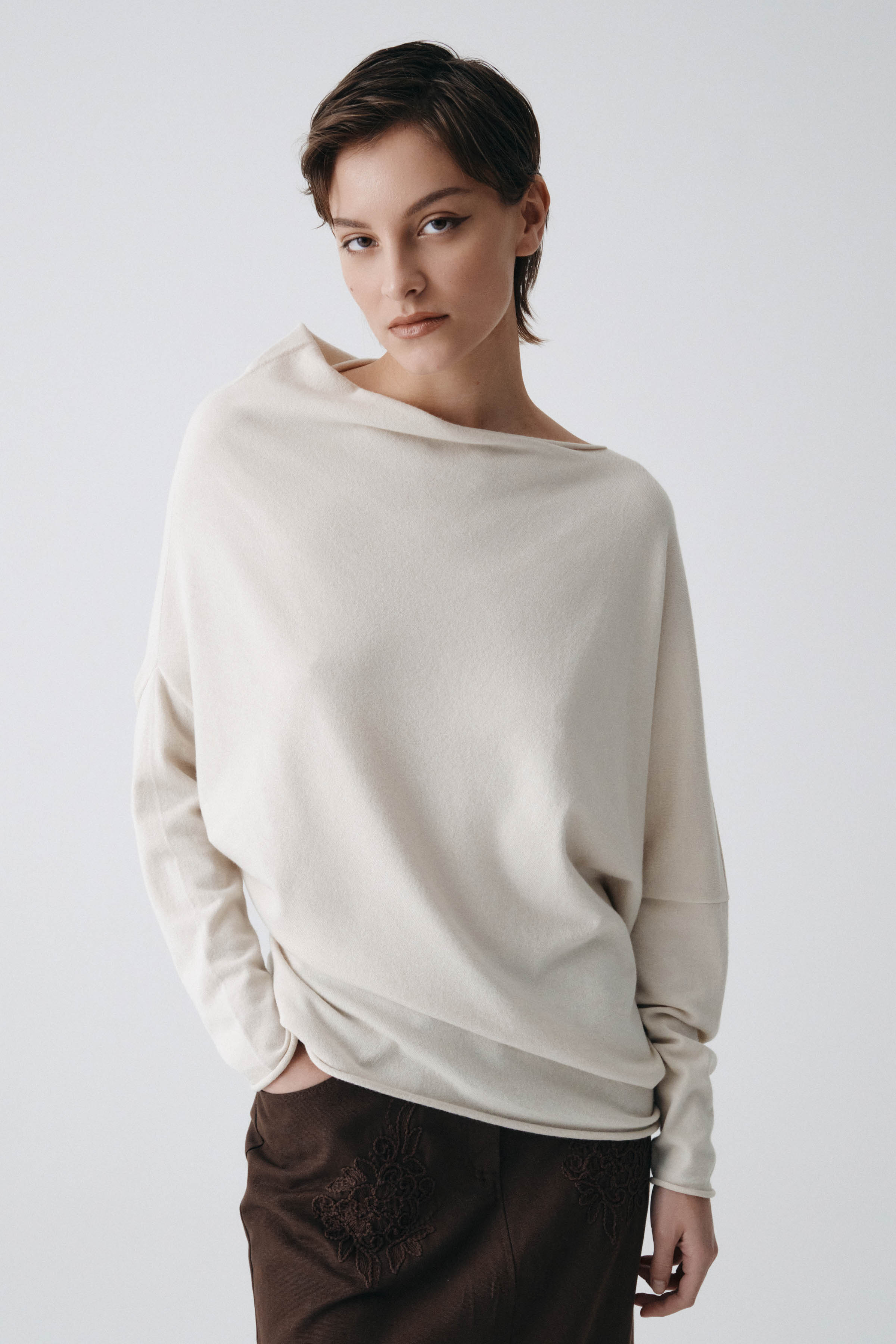 Джемпер Асимметрия  от Lesel (Лесель)! Заказывайте по ✆ 8 (800) 777 02 37