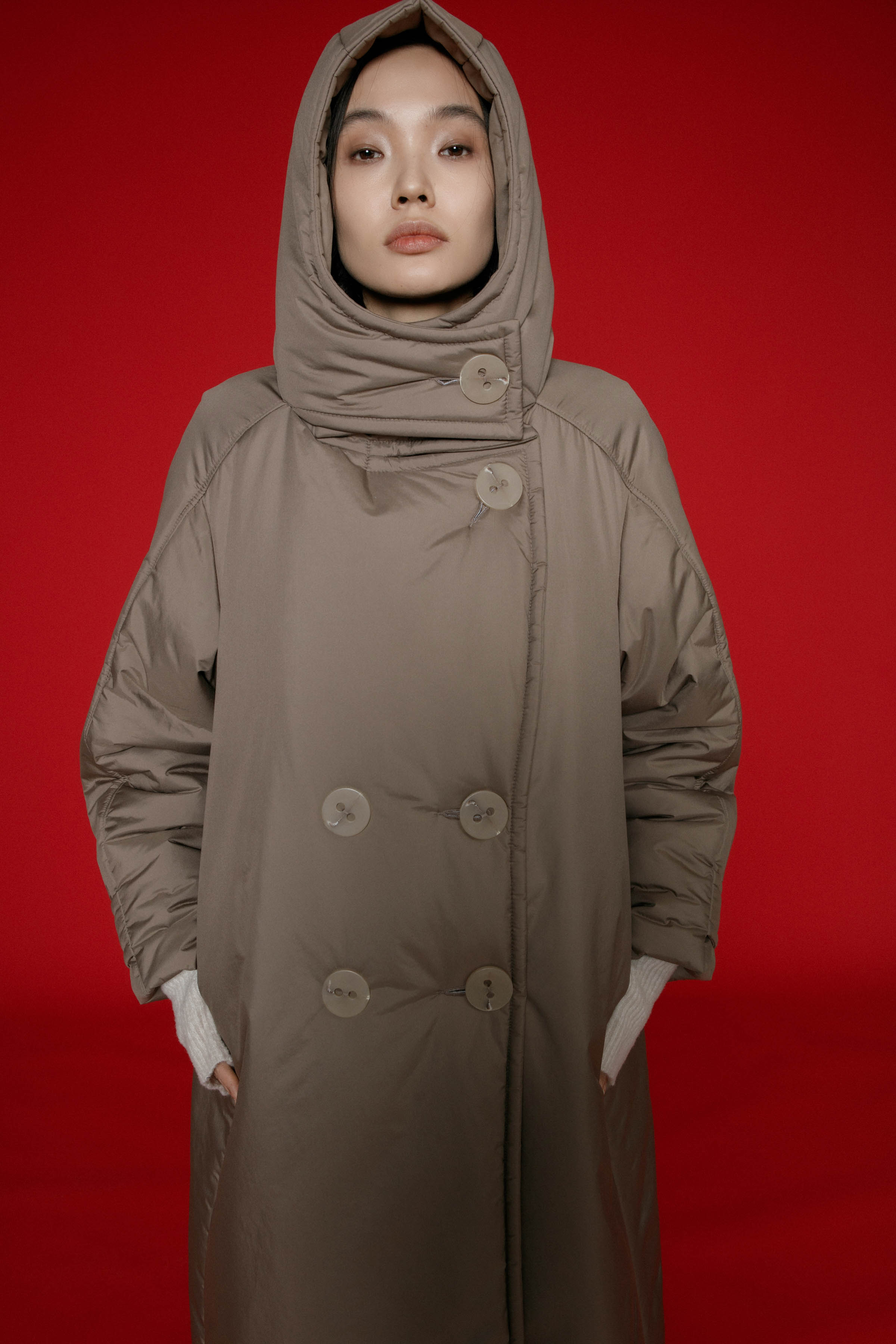 Пальто длинное, с лацканами и капюшоном, гладкое 78 Полутень (penombre) от Lesel (Лесель)! Заказывайте по ✆ 8 (800) 777 02 37