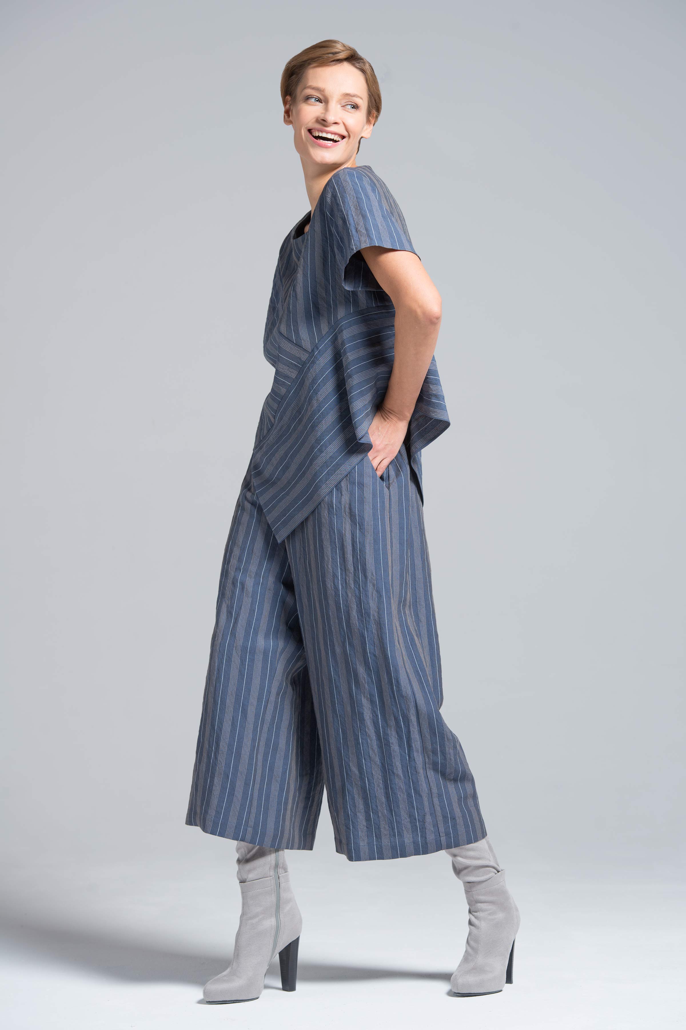 Блуза Диагонали, лён-полосы 38 Джинсовый (denim) от Lesel (Лесель)! Заказывайте по ✆ 8 (800) 777 02 37