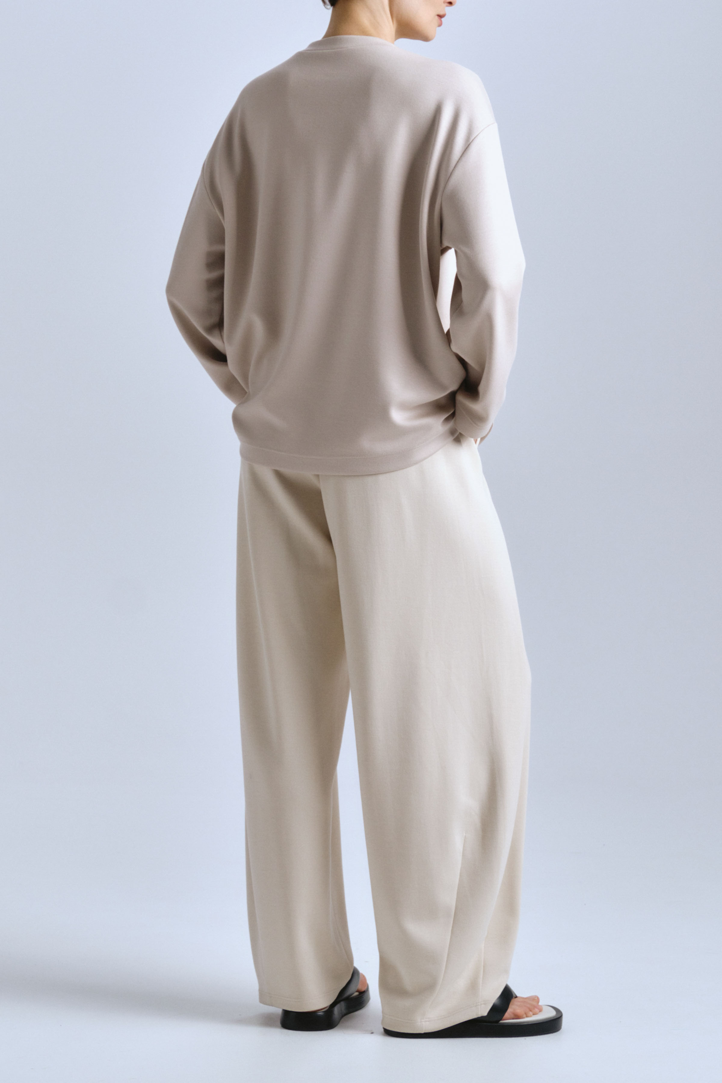 Брюки бананы, мягкое джерси  от Lesel (Лесель)! Заказывайте по ✆ 8 (800) 777 02 37