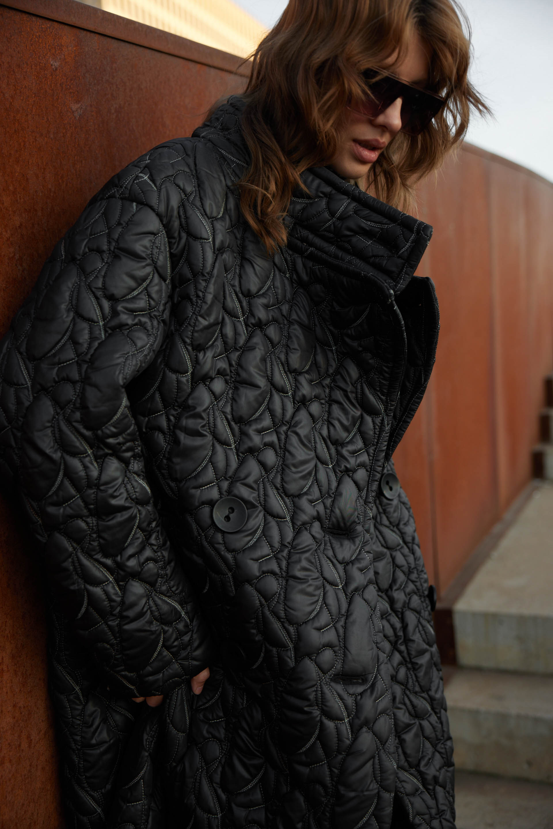 Пальто стеганое, с лацканами и воротником-стойкой 00 Черный (noir), 04 Бежевый камень (pierre beige) от Lesel (Лесель)! Заказывайте по ✆ 8 (800) 777 02 37