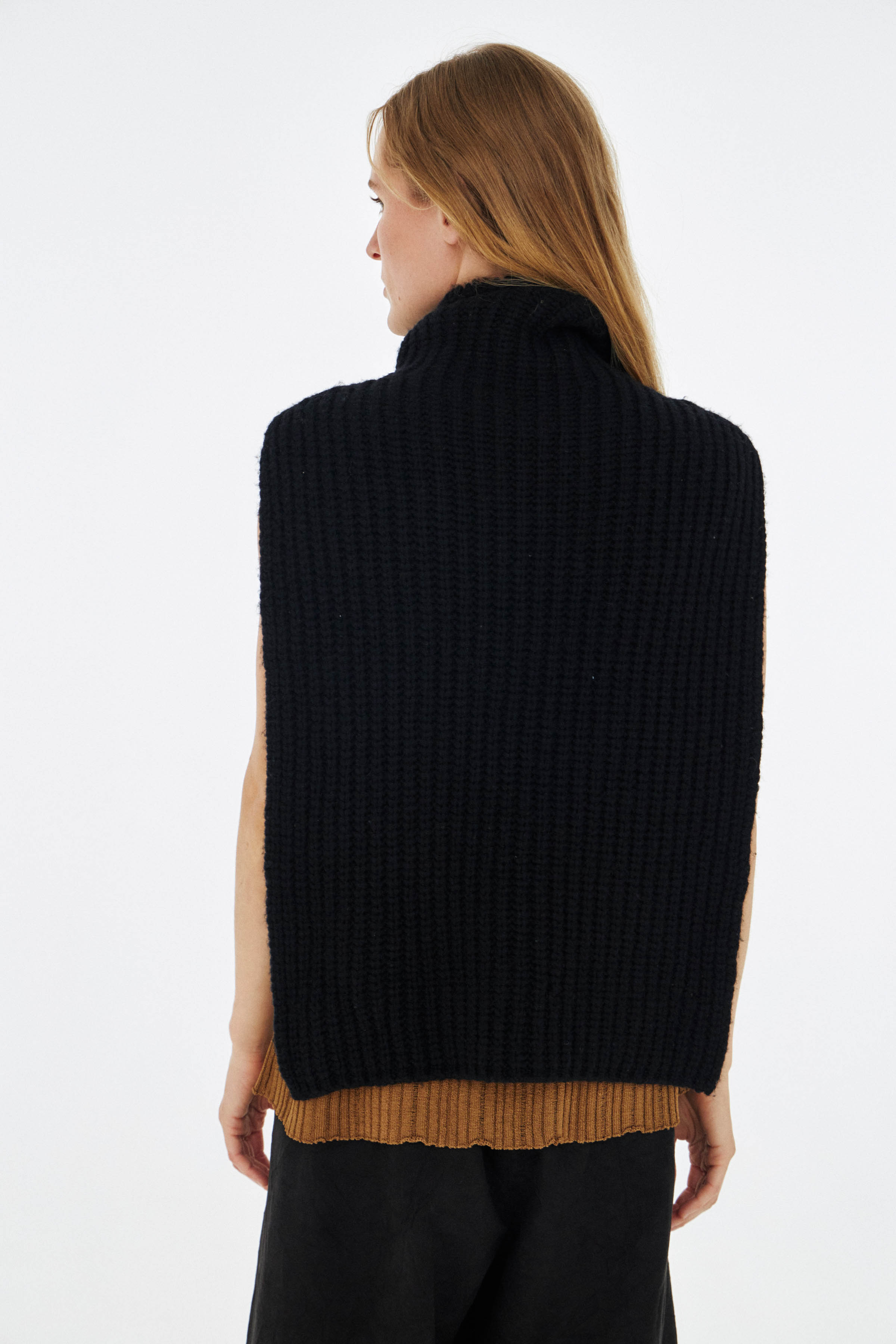 Снуд манишка 00 Черный (noir), 06 Суфле (souffle) от Lesel (Лесель)! Заказывайте по ✆ 8 (800) 777 02 37