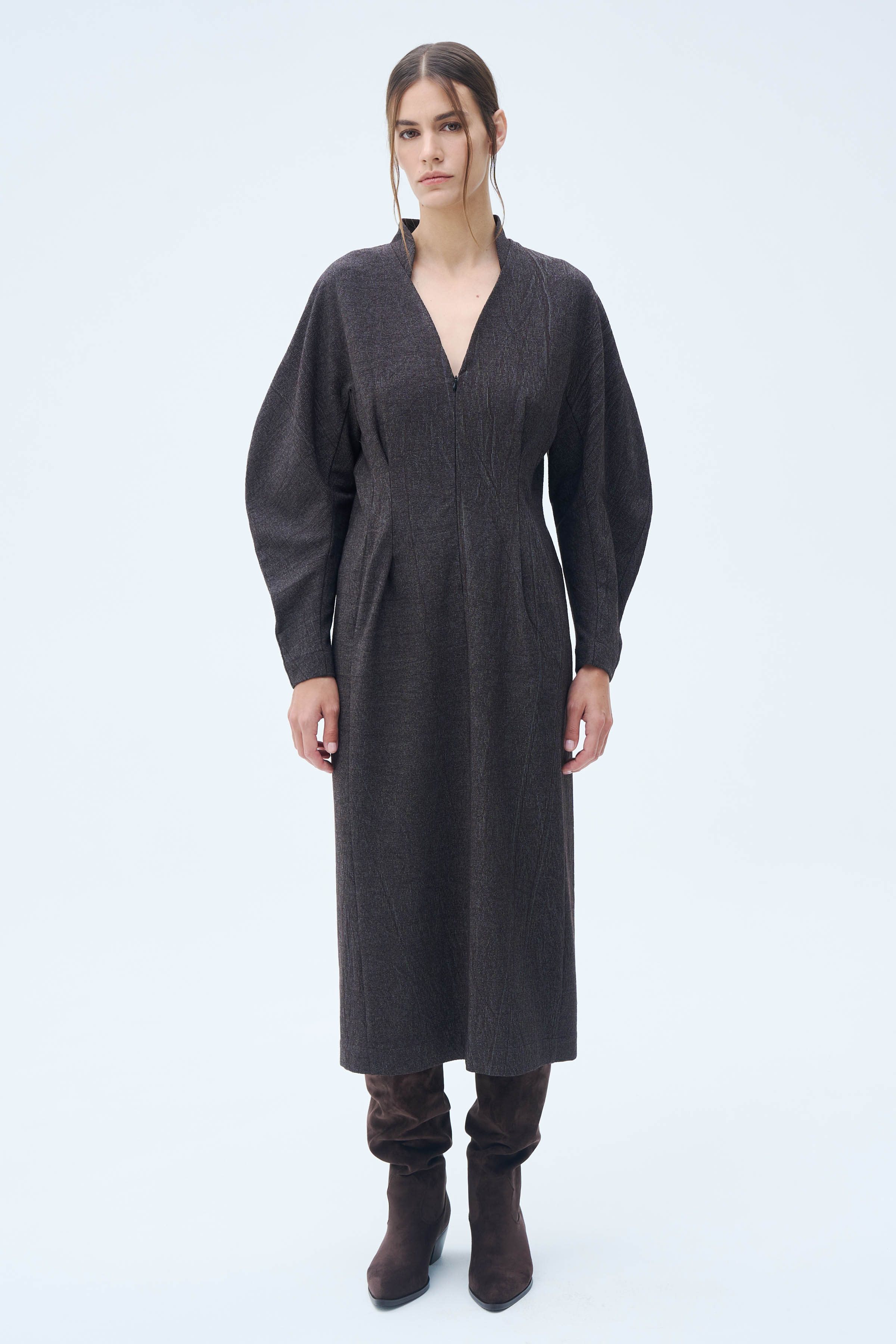 Платье Песочные часы с овальными рукавами