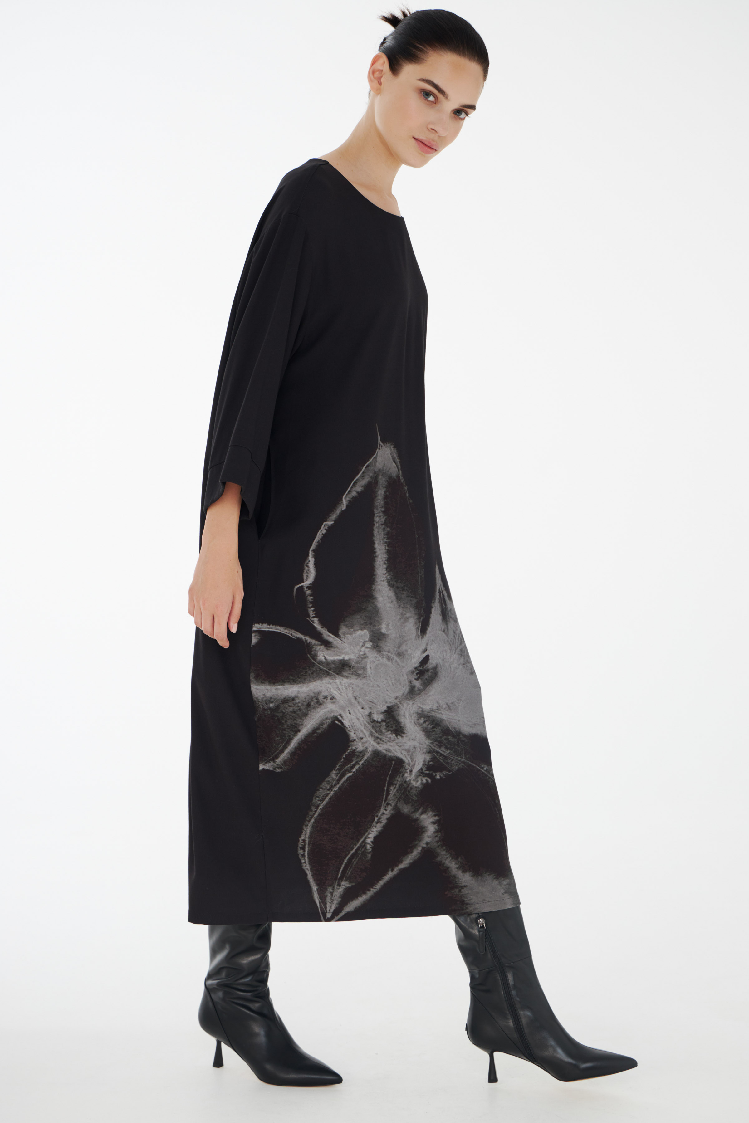 Платье свободное Цветок 00 Черный (noir) от Lesel (Лесель)! Заказывайте по ✆ 8 (800) 777 02 37