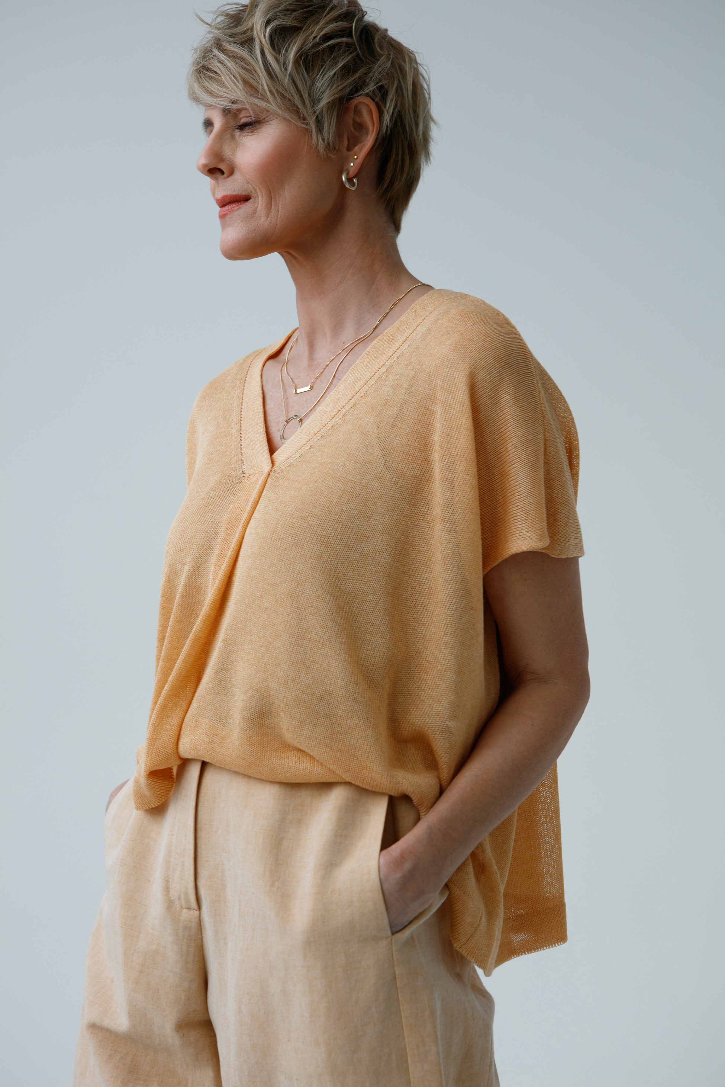 Джемпер с коротким рукавом Однотон с защипом  от Lesel (Лесель)! Заказывайте по ✆ 8 (800) 777 02 37