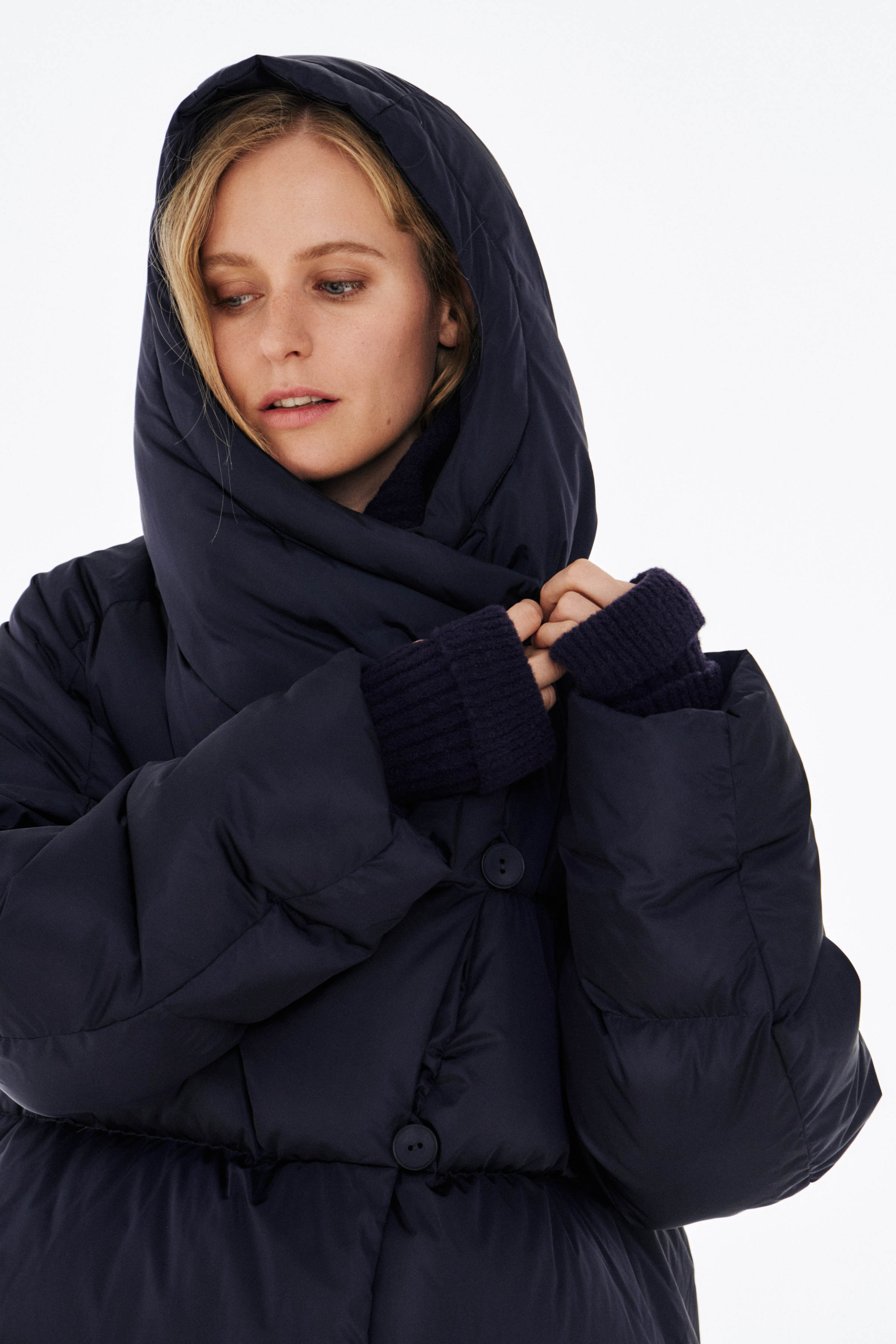 Пальто пуховое с навесными петлями 33 Ночь (nuit) от Lesel (Лесель)! Заказывайте по ✆ 8 (800) 777 02 37