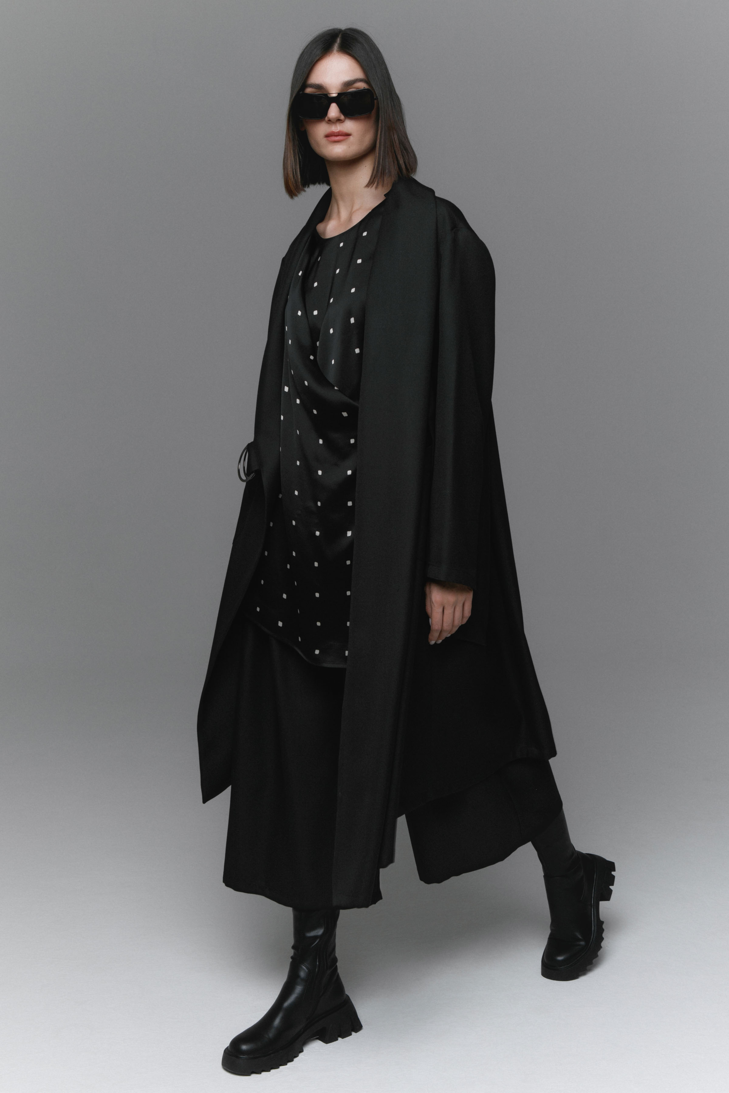 Блуза с запахом "Ночные окна", атласная  от Lesel (Лесель)! Заказывайте по ✆ 8 (800) 777 02 37