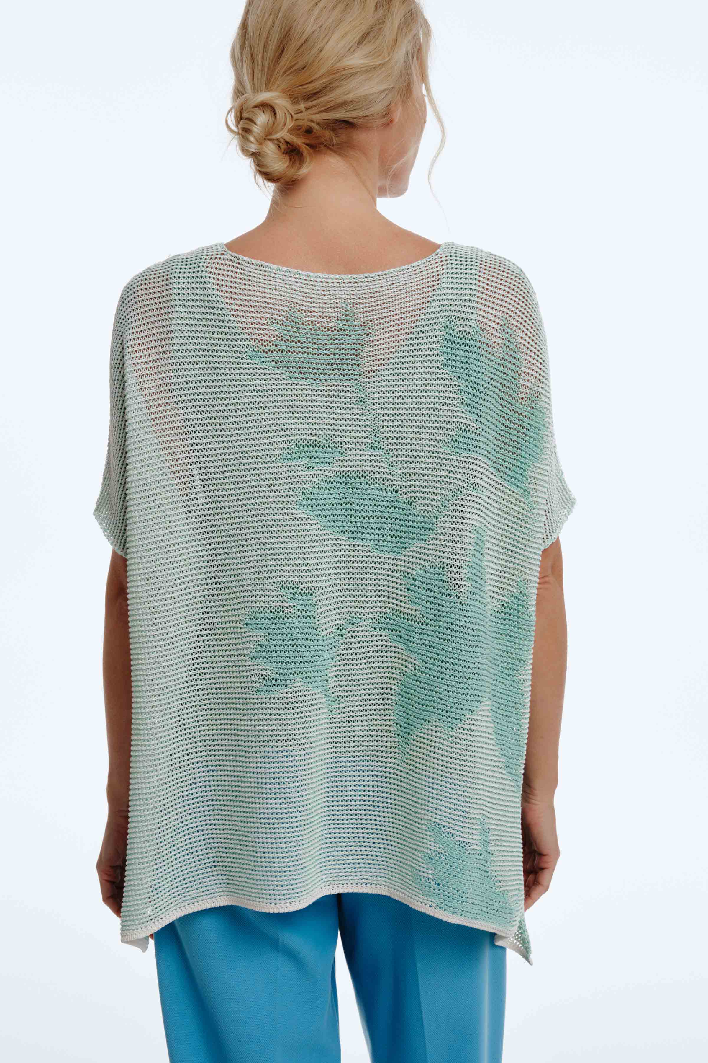 Джемпер с коротким рукавом Воздушные цветы  от Lesel (Лесель)! Заказывайте по ✆ 8 (800) 777 02 37