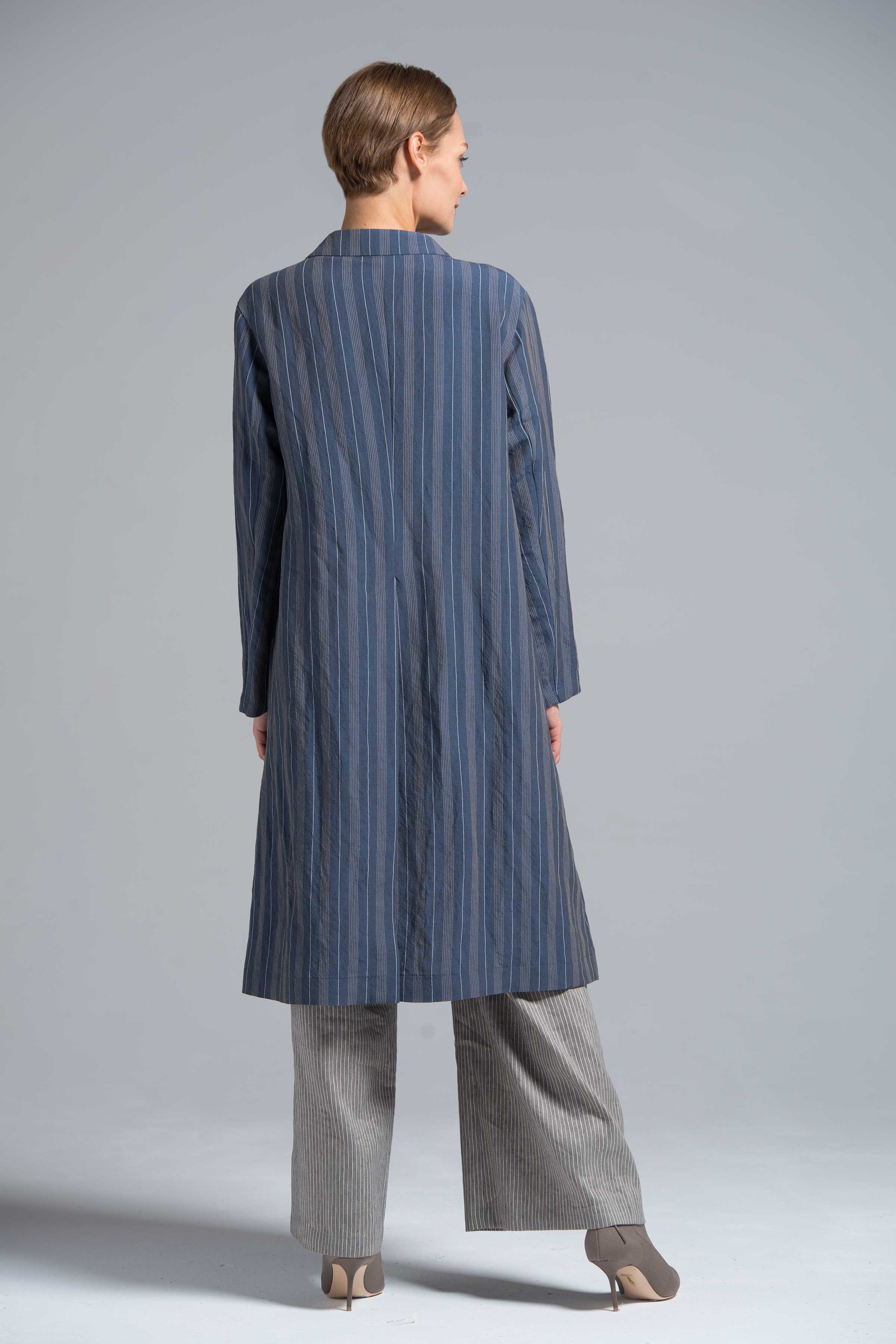 Сюртук удлинённый, лён-полосы 38 Джинсовый (denim) от Lesel (Лесель)! Заказывайте по ✆ 8 (800) 777 02 37