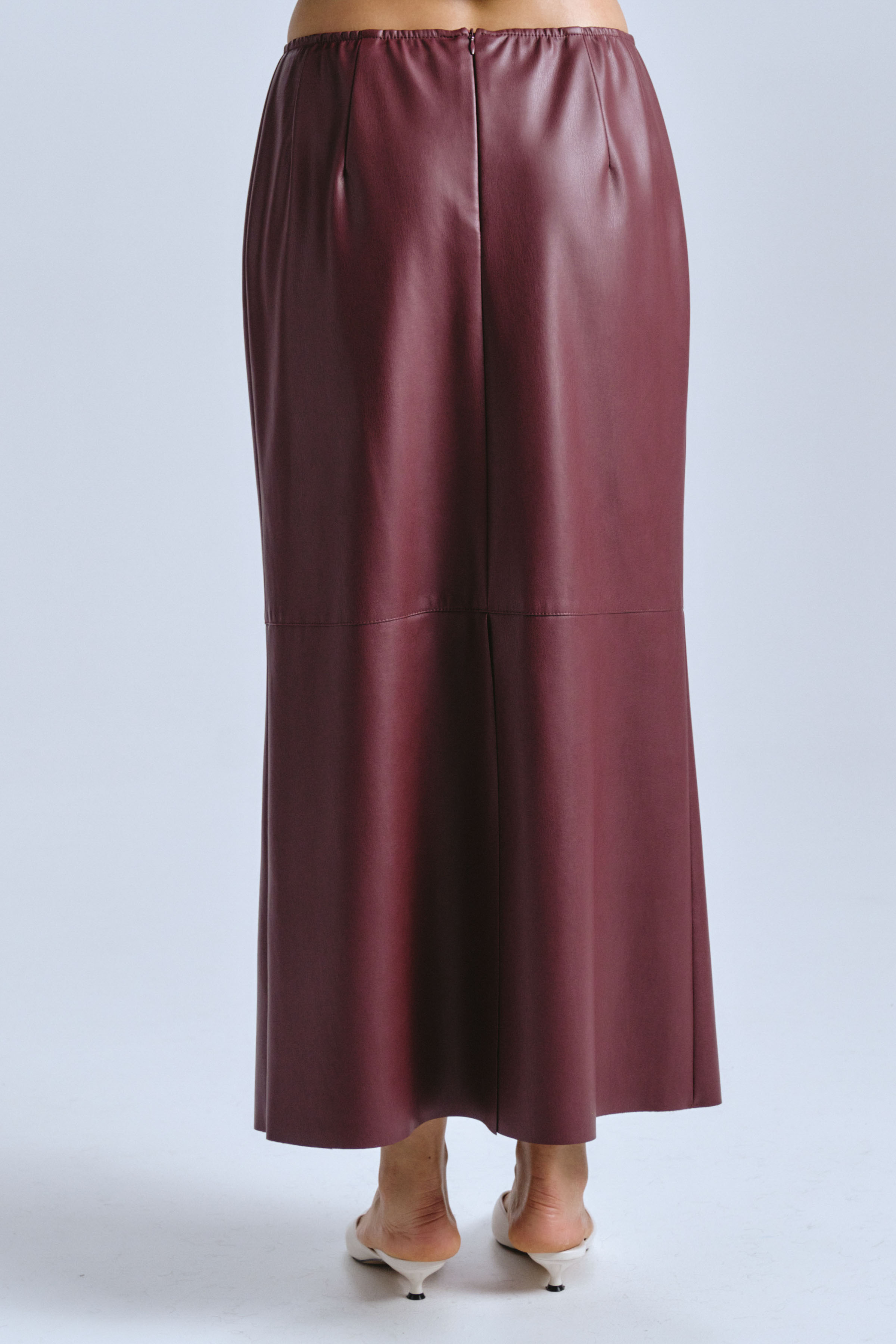 Юбка длинная узкая, кожа