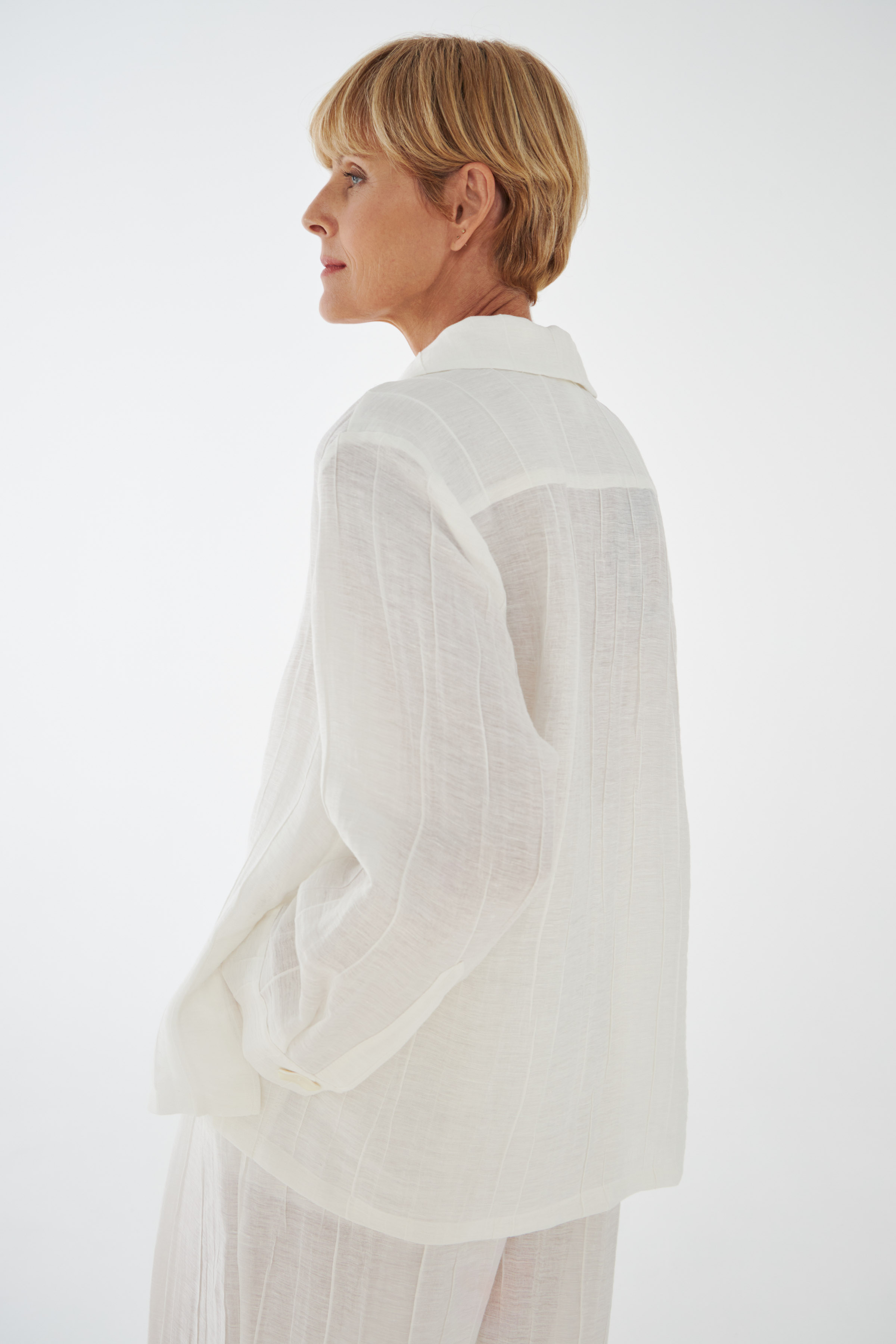 Блуза жатая двухслойная с разрезами