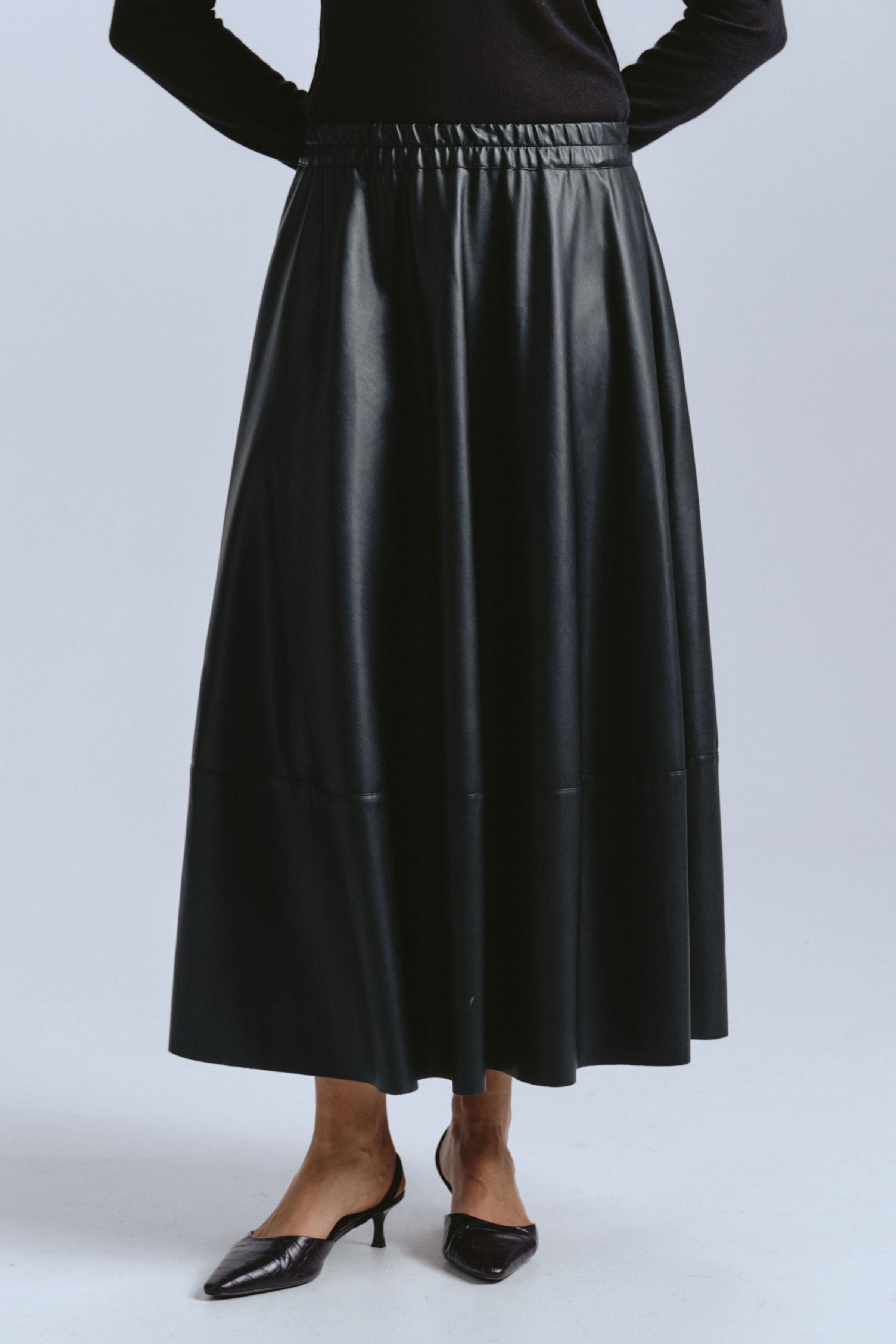 Юбка клеш, кожа 00 Черный (noir), 27 Бордо (burdeaux), 06 Суфле (souffle) от Lesel (Лесель)! Заказывайте по ✆ 8 (800) 777 02 37