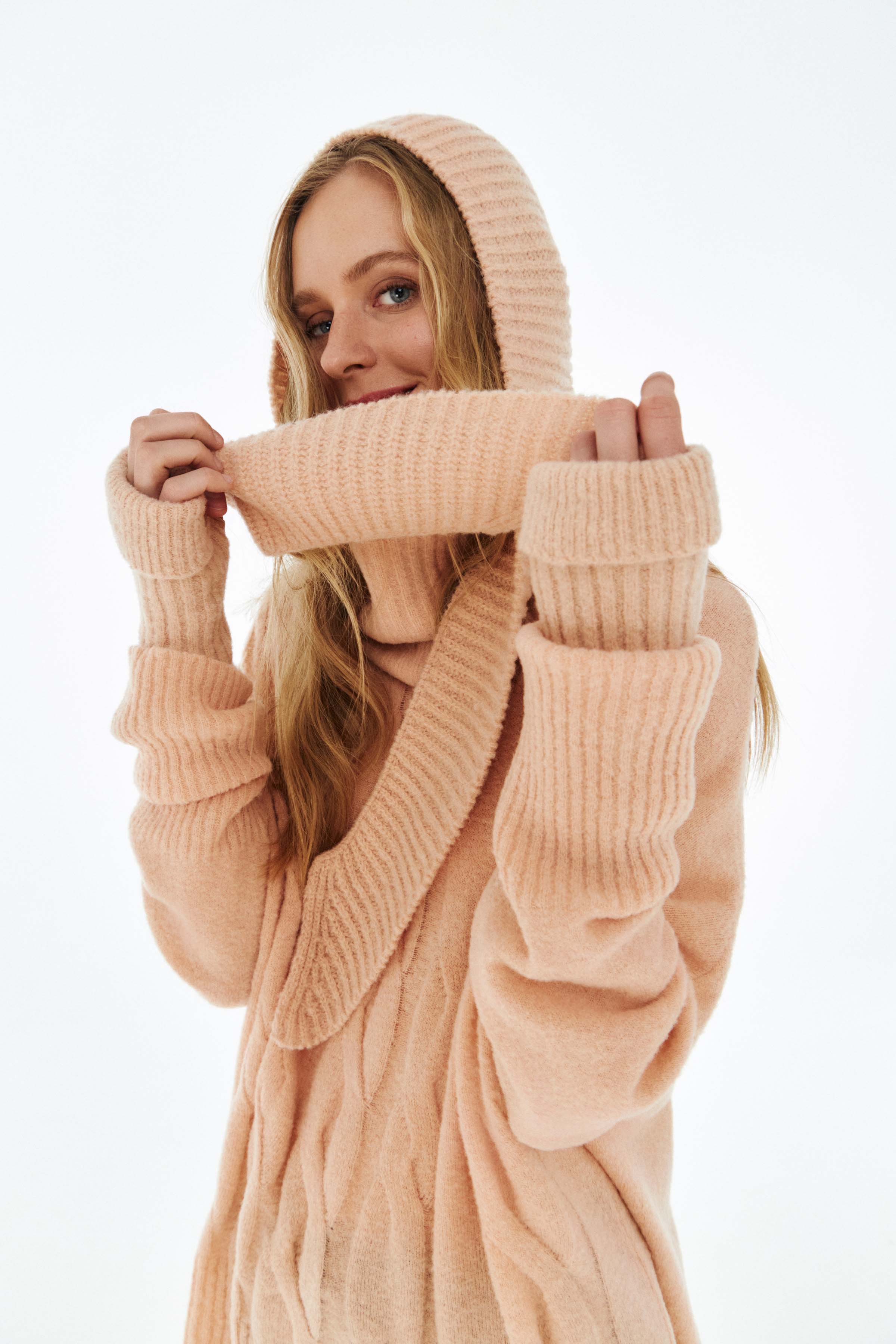 Шапка с ушками 41 Розовый мрамор (marbre rose) от Lesel (Лесель)! Заказывайте по ✆ 8 (800) 777 02 37