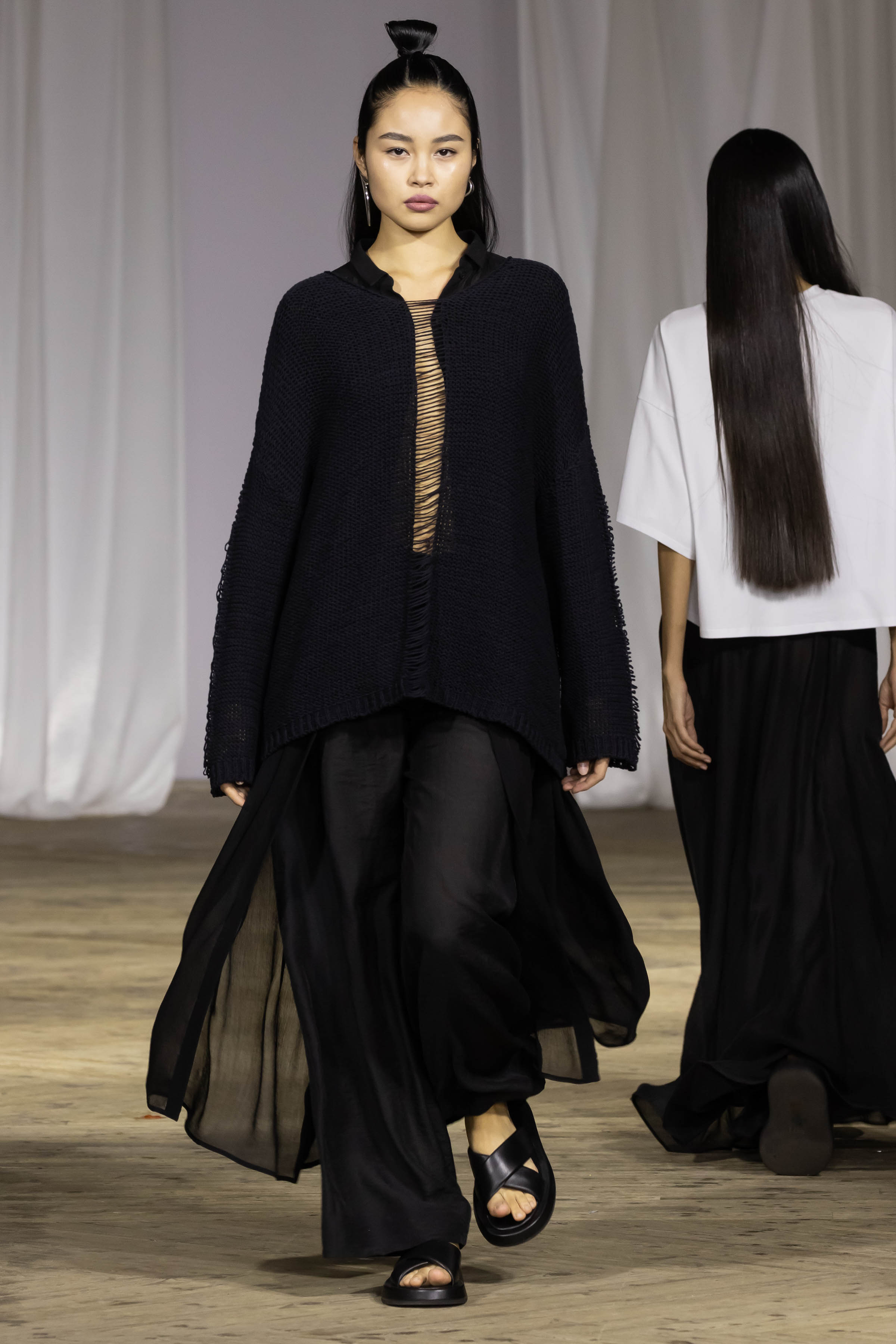 Блуза длинная, защипы  от Lesel (Лесель)! Заказывайте по ✆ 8 (800) 777 02 37