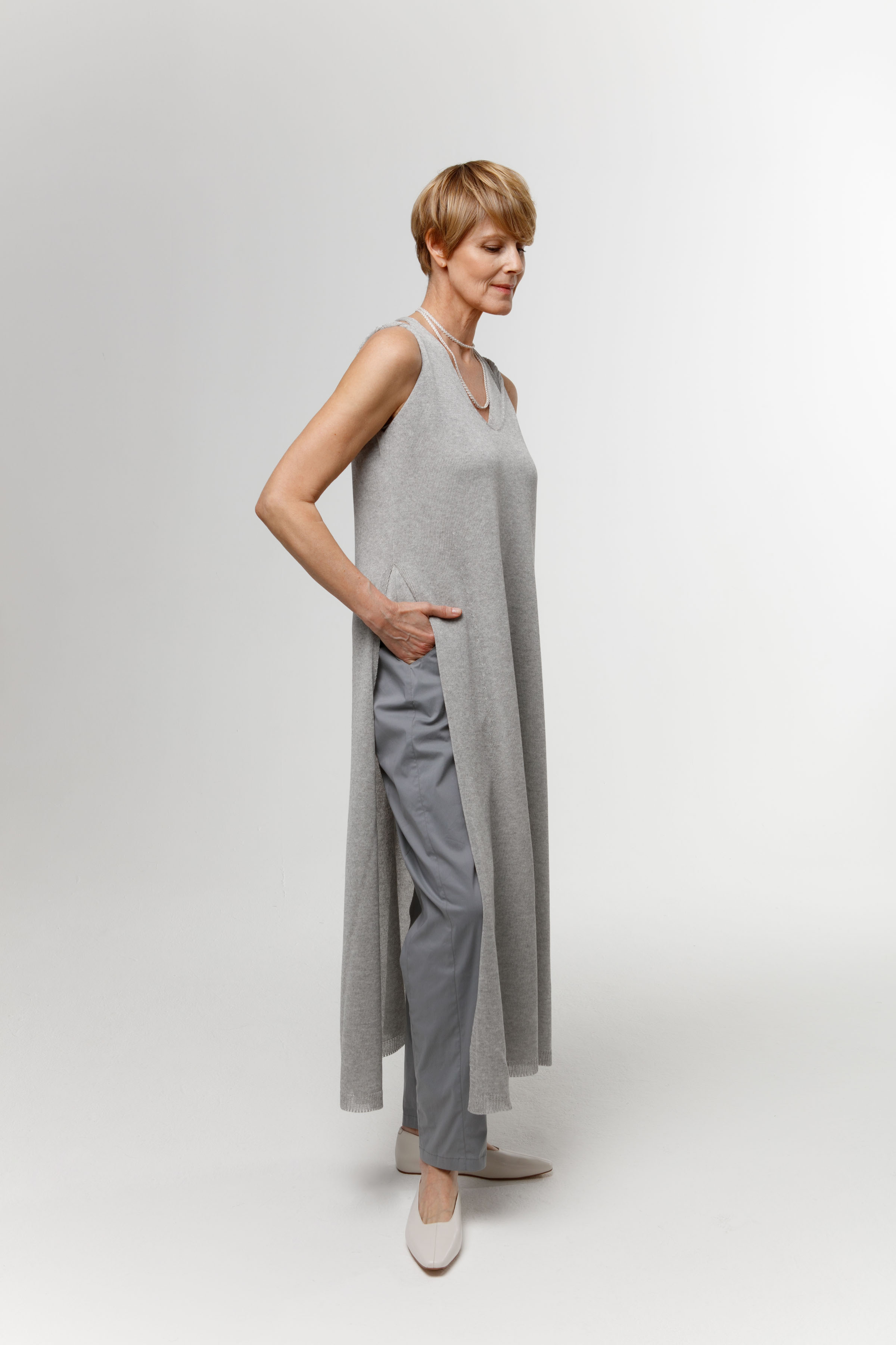 Платье длинное с разрезом 10 Серый (grise) от Lesel (Лесель)! Заказывайте по ✆ 8 (800) 777 02 37