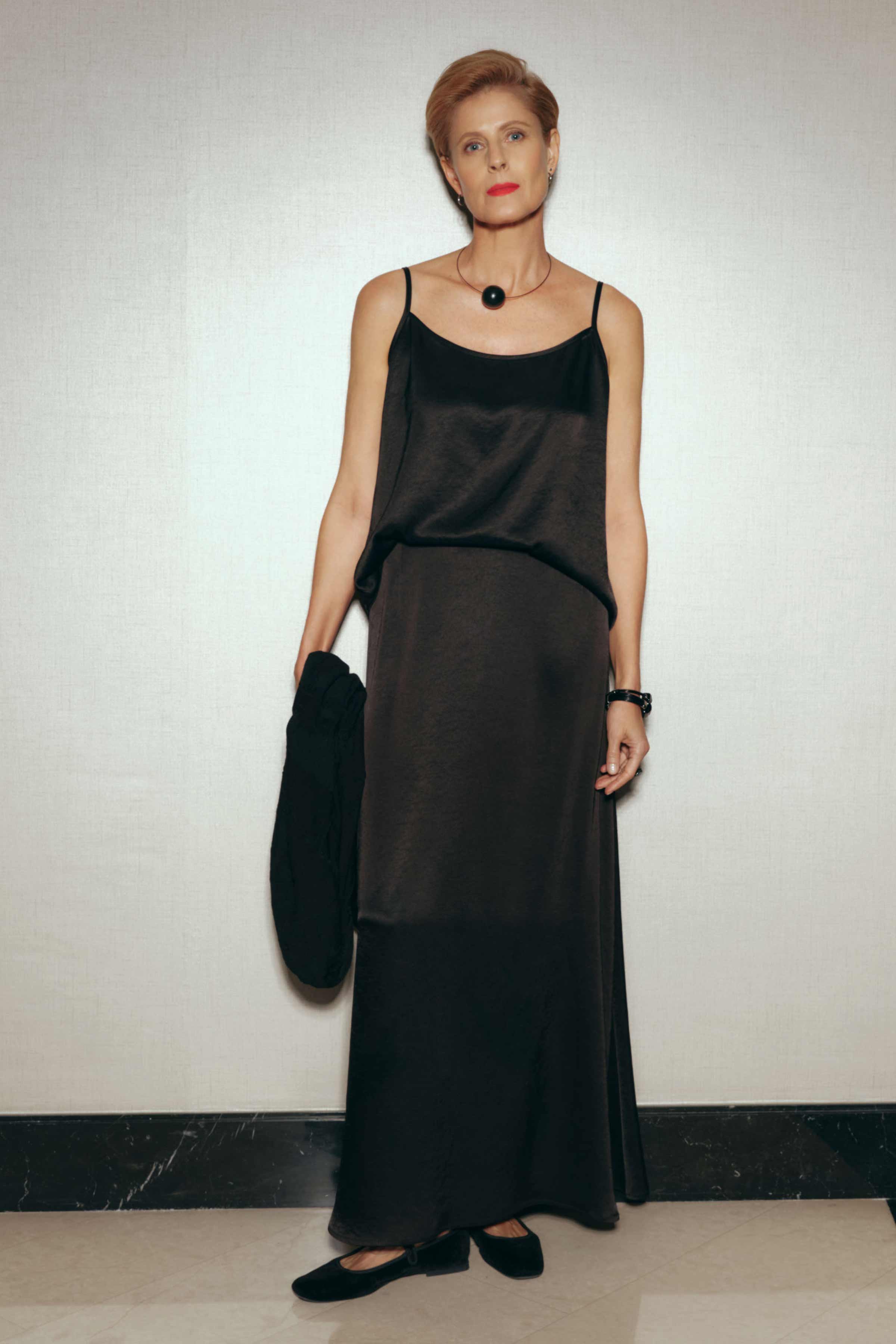 Блуза топ на бретелях, атласный  от Lesel (Лесель)! Заказывайте по ✆ 8 (800) 777 02 37