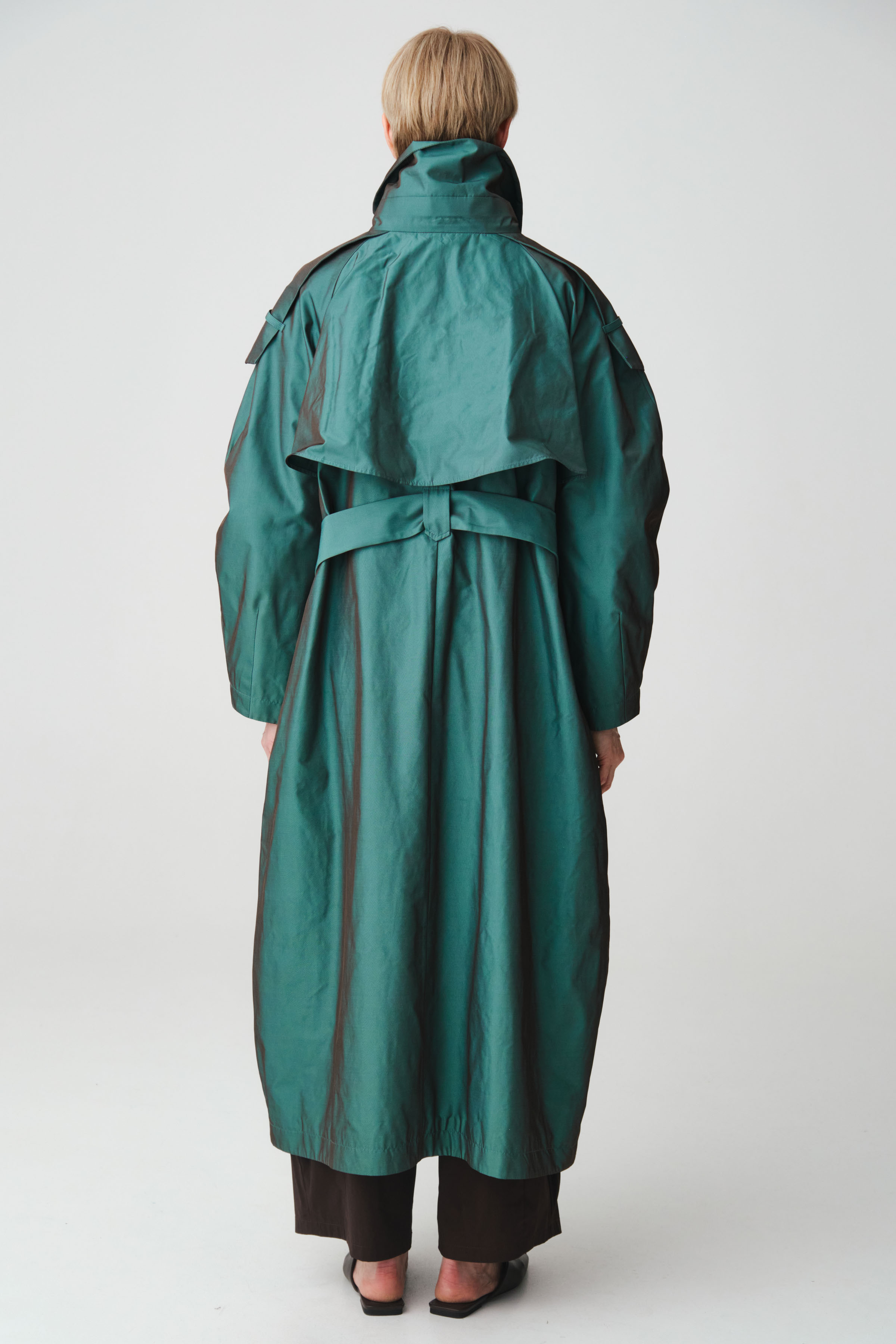 Плащ клеш длинный, на подкладке