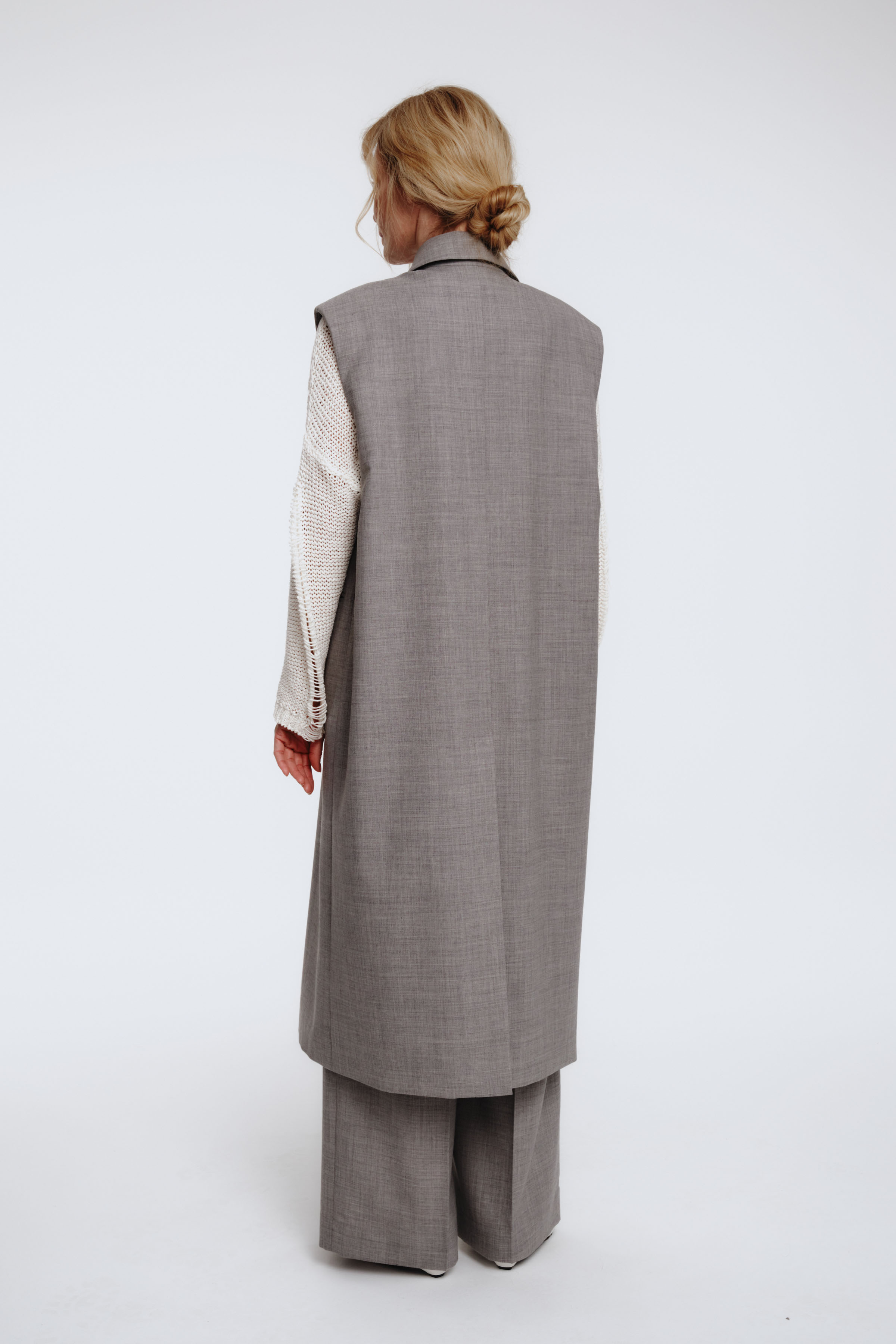 Жилет длинный двубортный, на подкладке 15 Серый меланж (melange gris) от Lesel (Лесель)! Заказывайте по ✆ 8 (800) 777 02 37