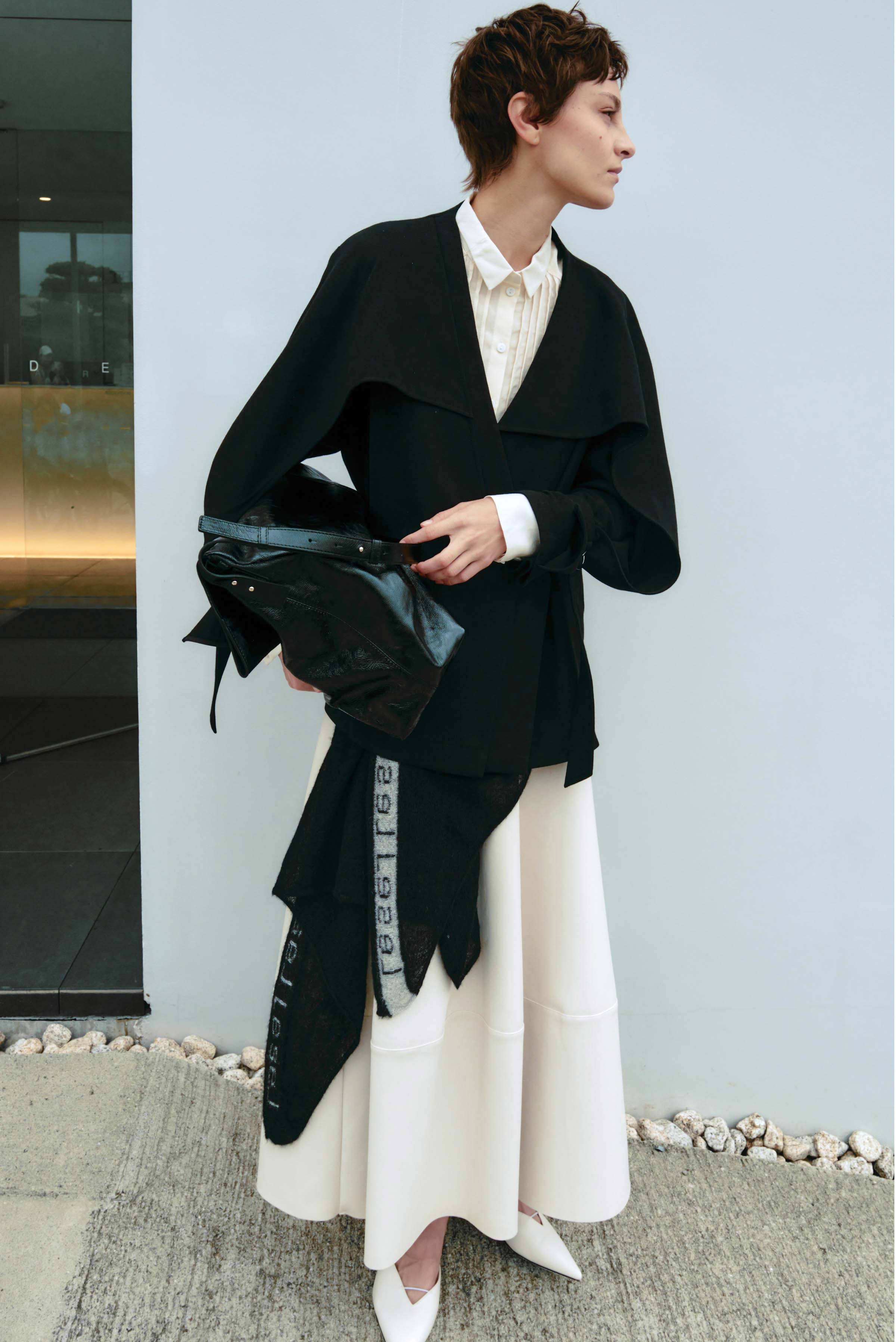 Тренч короткий, пелерины 00 Черный (noir) от Lesel (Лесель)! Заказывайте по ✆ 8 (800) 777 02 37