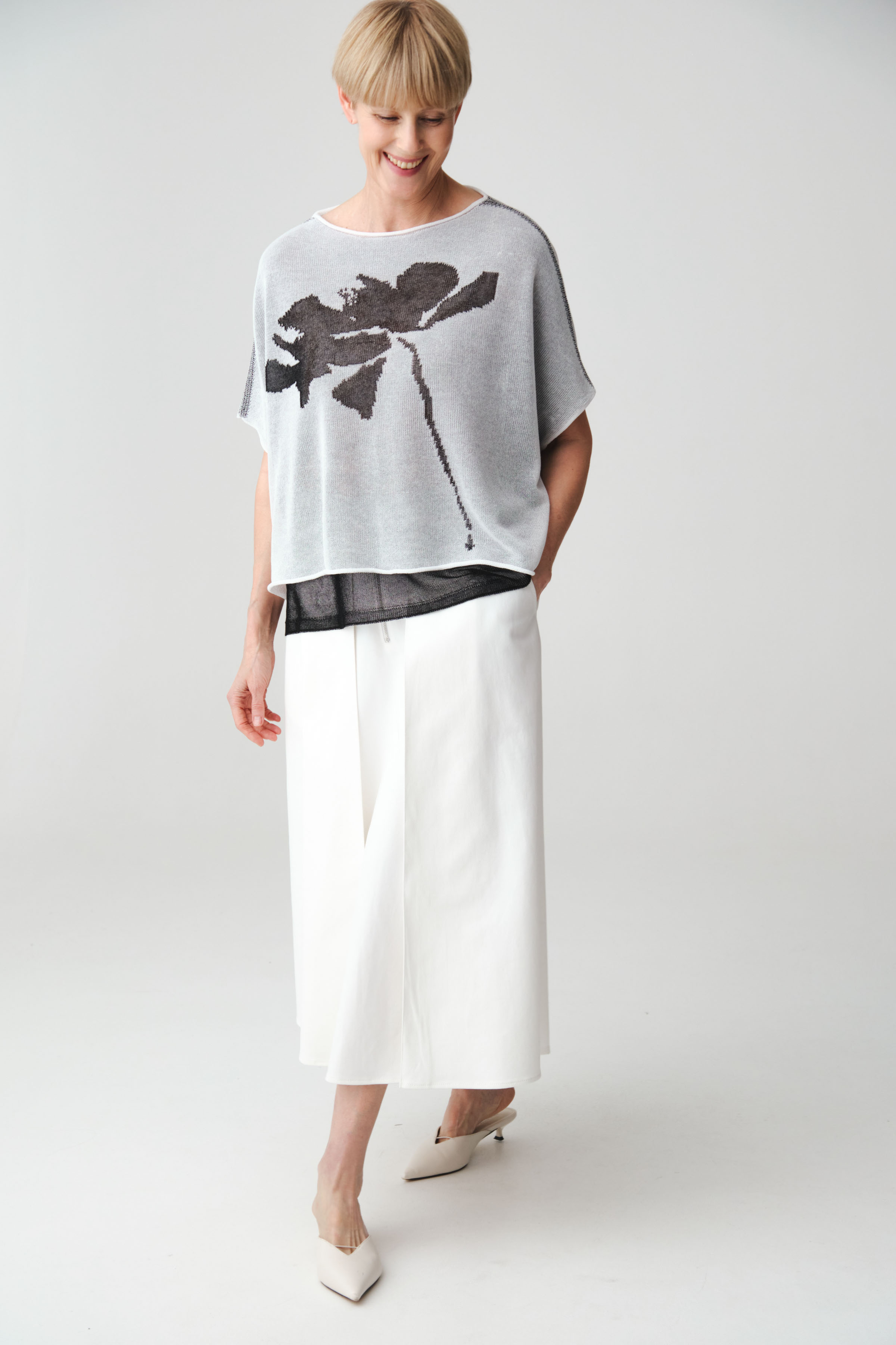 Джемпер с коротким рукавом Пион