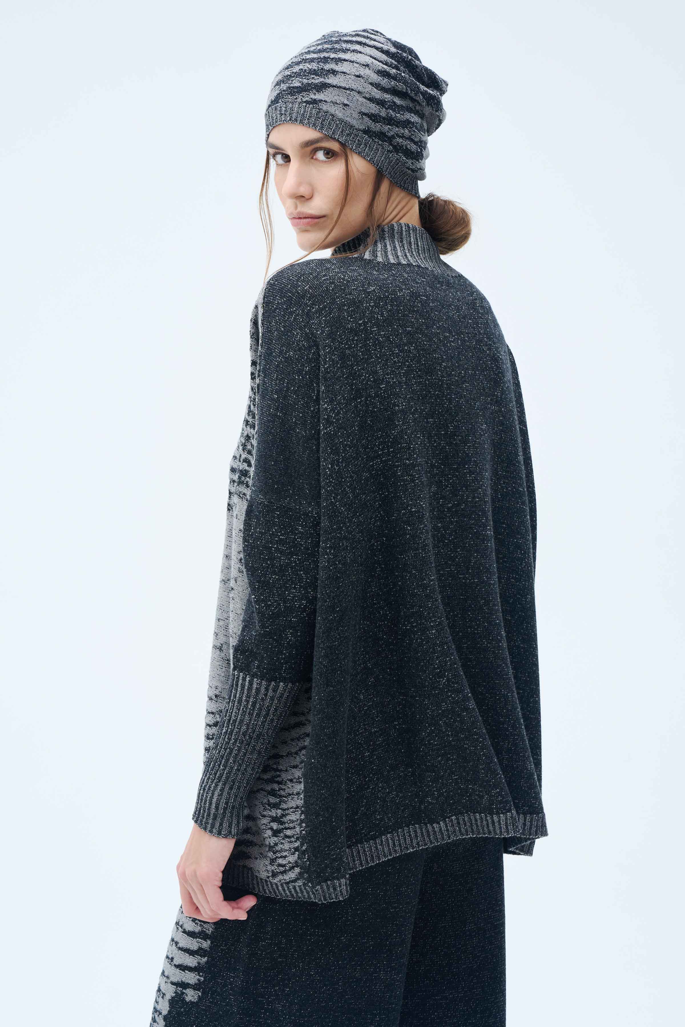 Джемпер Муары  от Lesel (Лесель)! Заказывайте по ✆ 8 (800) 777 02 37